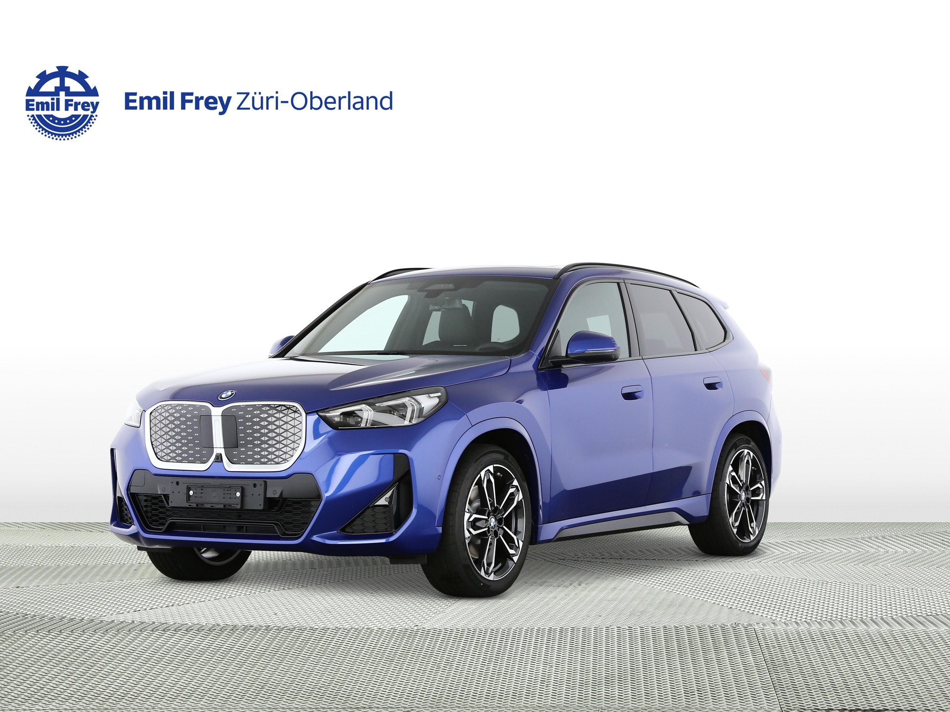 BMW iX1 30 xDrive-image-0