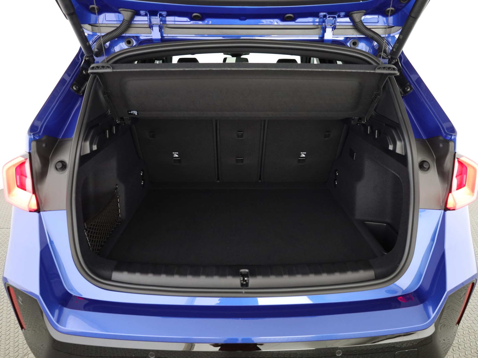 BMW iX1 30 xDrive-image-5