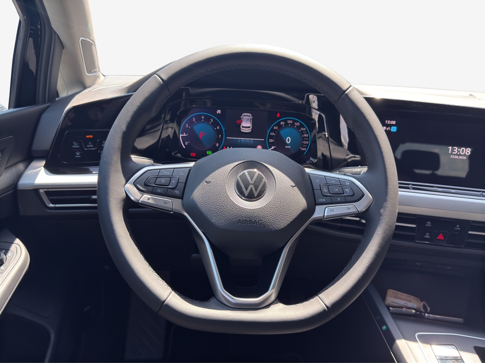 VW Golf 1.0 eTSI mHEV ACTLife DSG-image-9