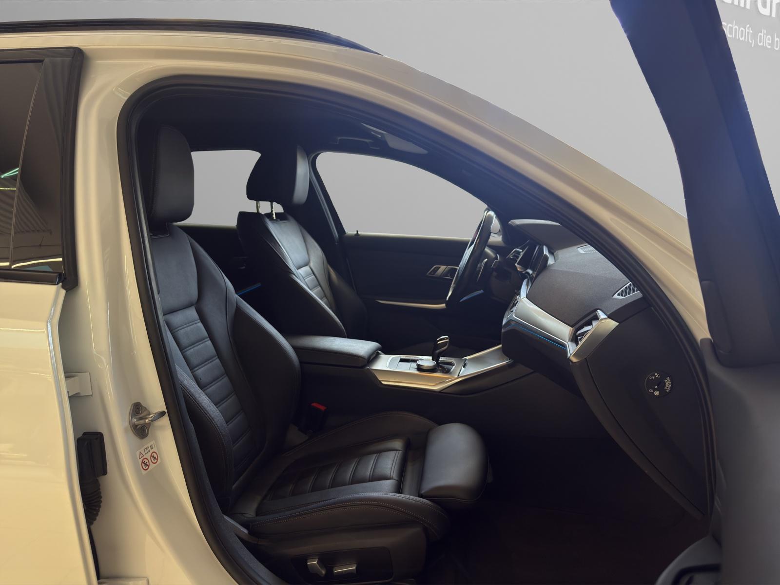 BMW 330e xDrive Touring M-SportPaket-image-17