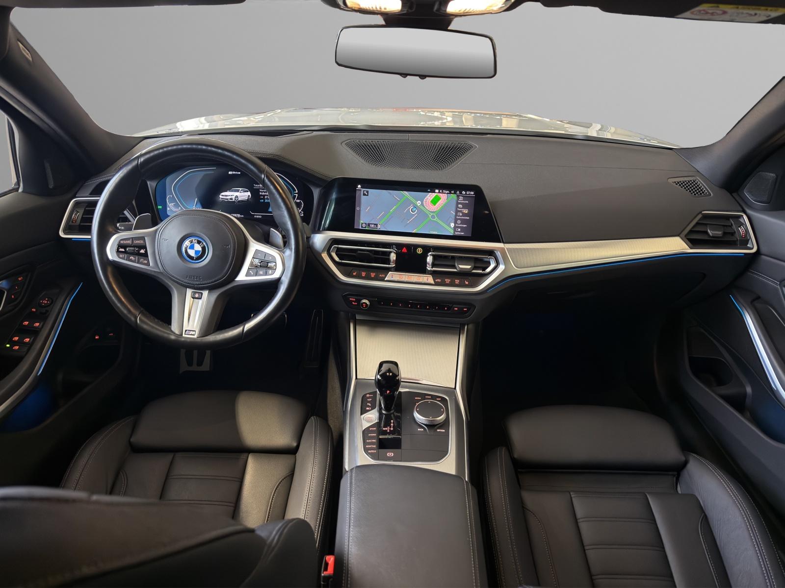 BMW 330e xDrive Touring M-SportPaket-image-12