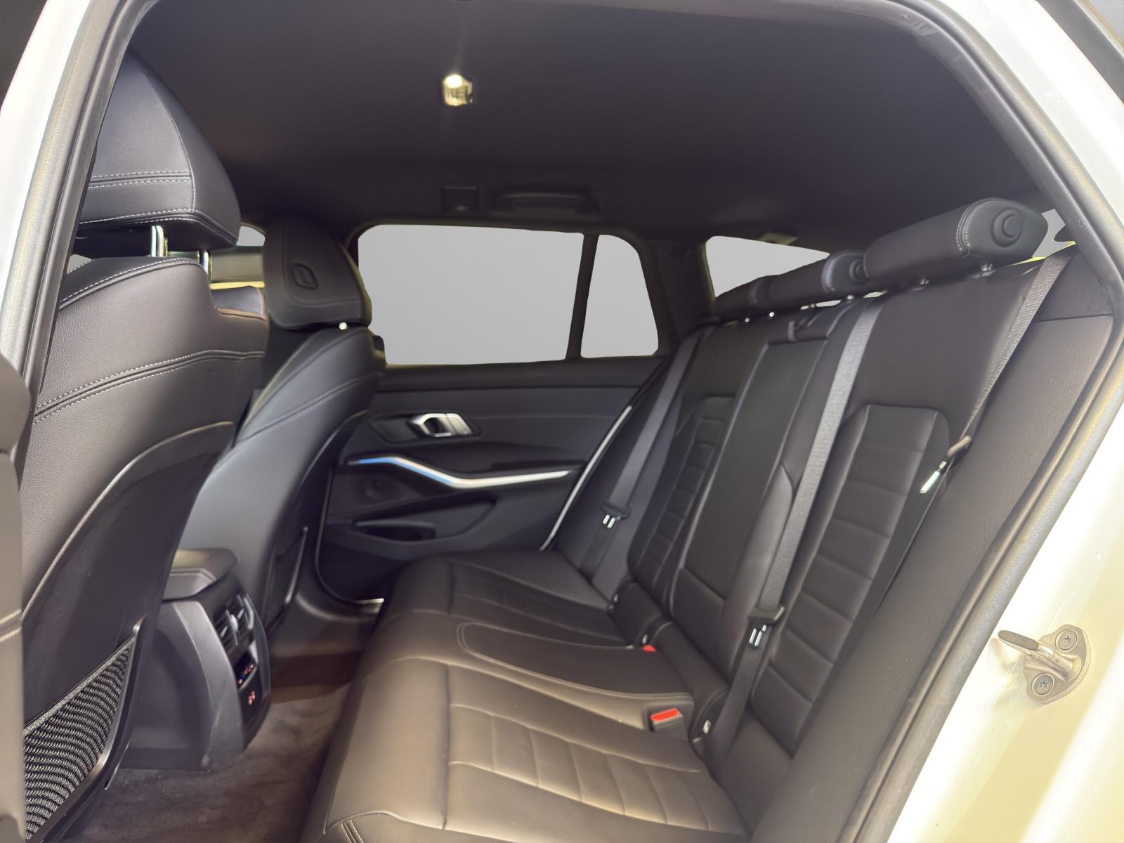 BMW 330e xDrive Touring M-SportPaket-image-18