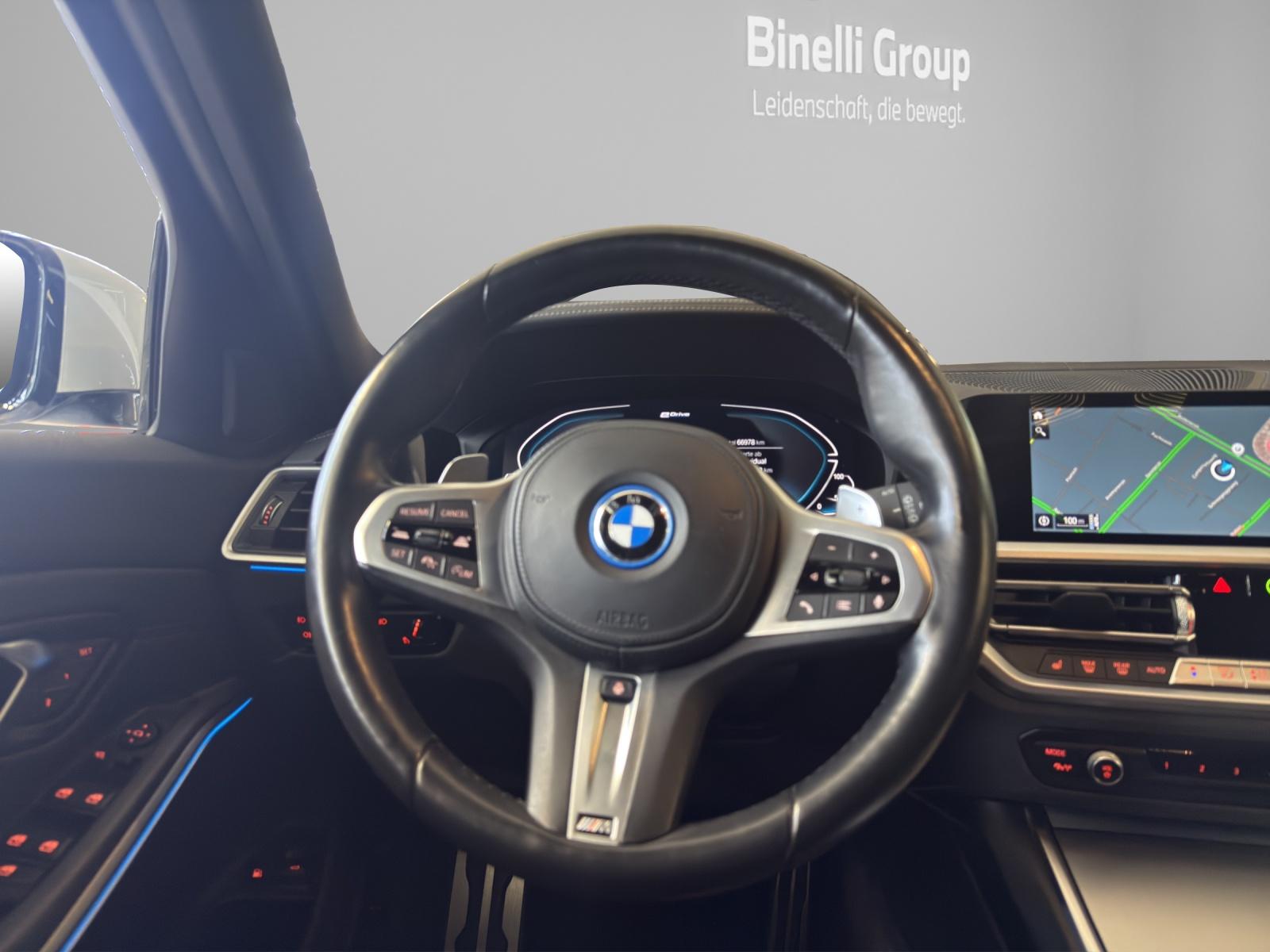 BMW 330e xDrive Touring M-SportPaket-image-13