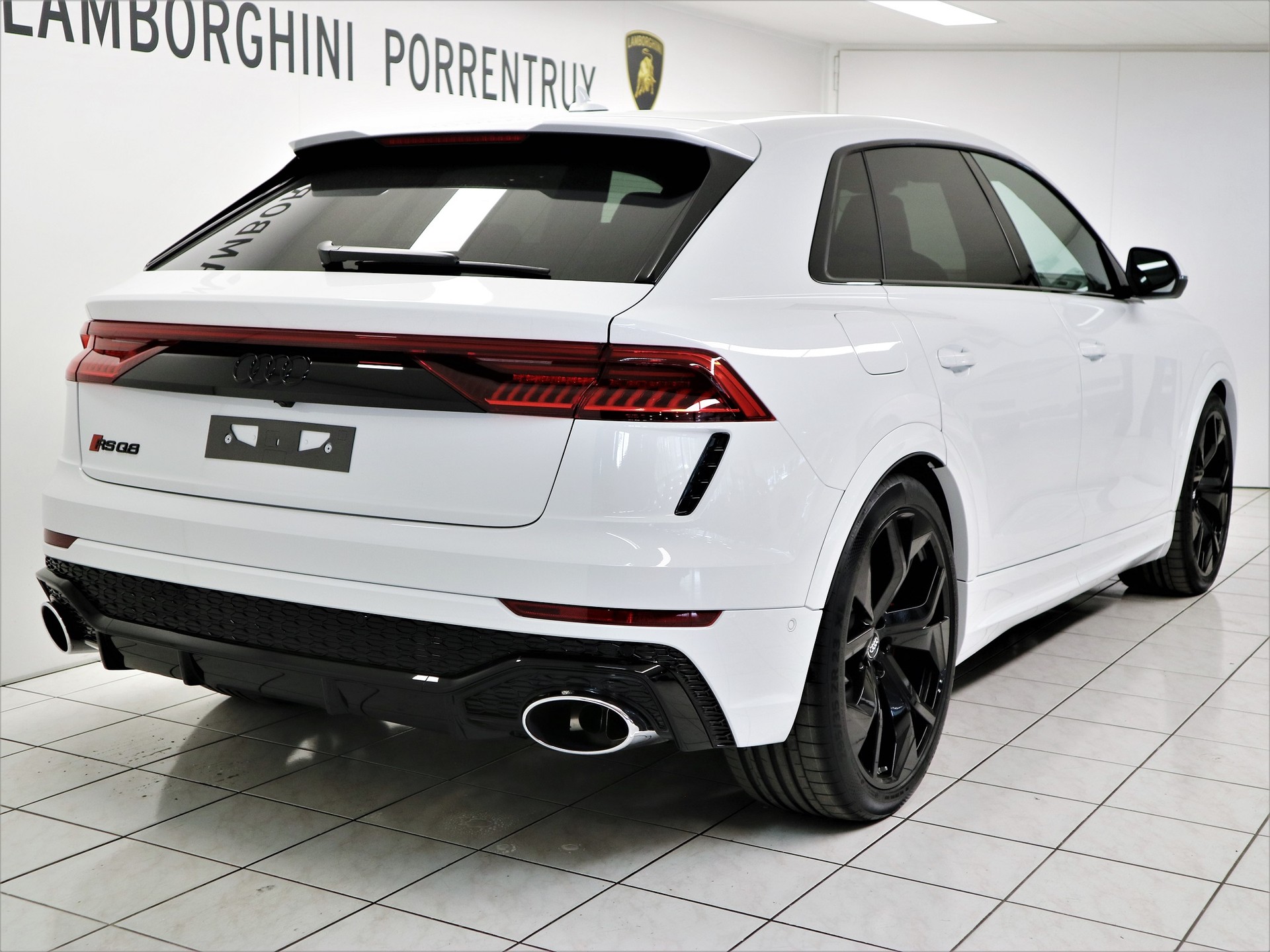 AUDI RSQ8 quattro tiptronic-image-2