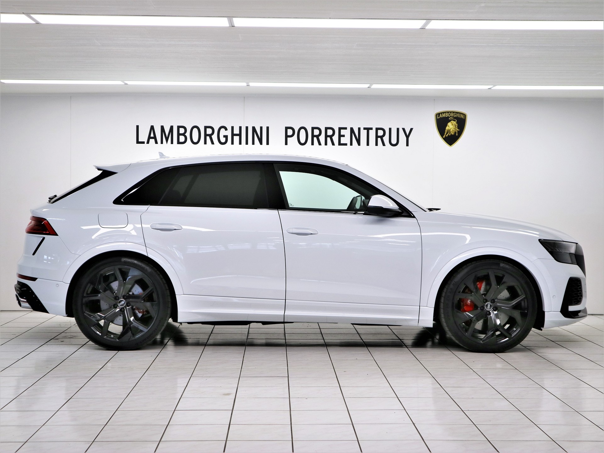 AUDI RSQ8 quattro tiptronic-image-1