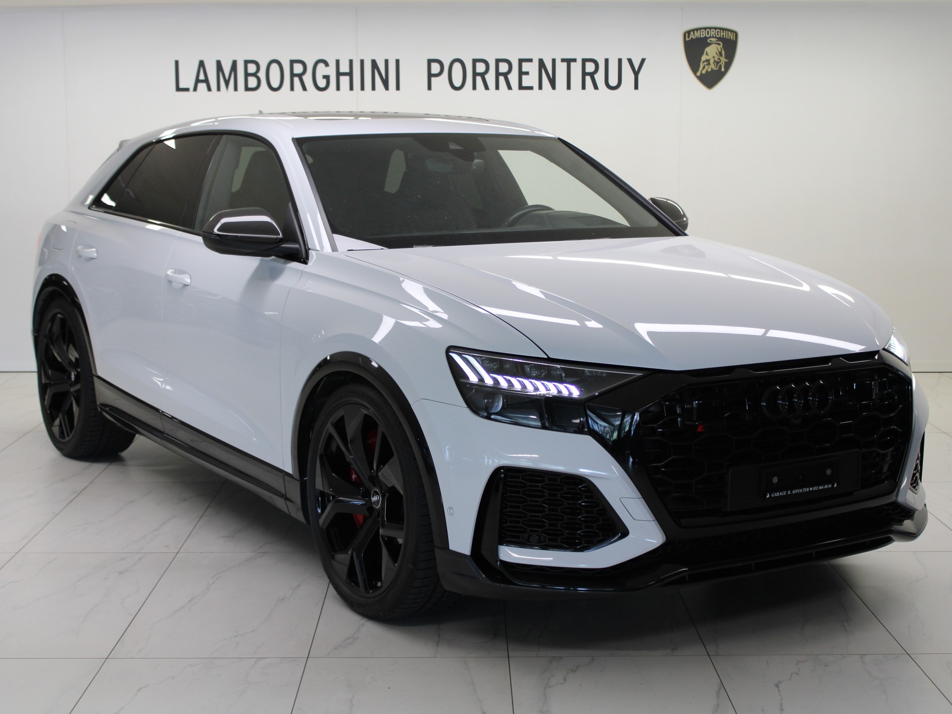 AUDI RSQ8 quattro tiptronic