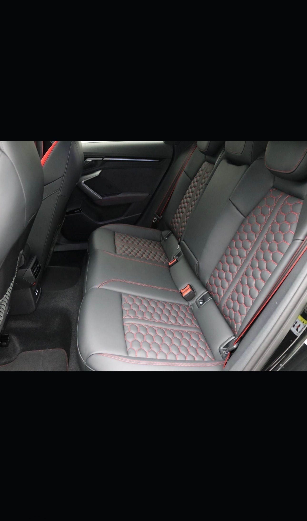 AUDI RS3 Sportback 2.5 TSI quattro S-tronic-image-11