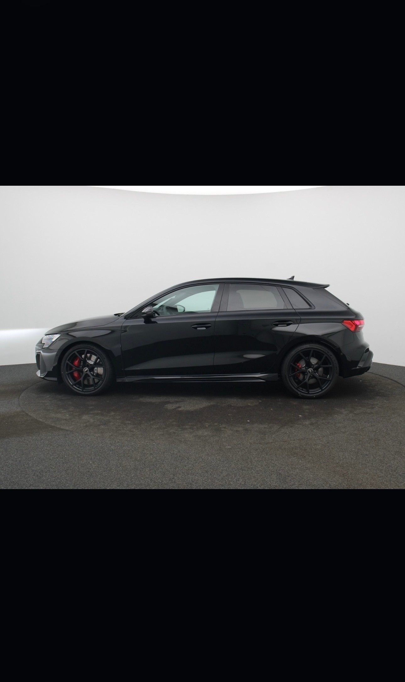 AUDI RS3 Sportback 2.5 TSI quattro S-tronic-image-2