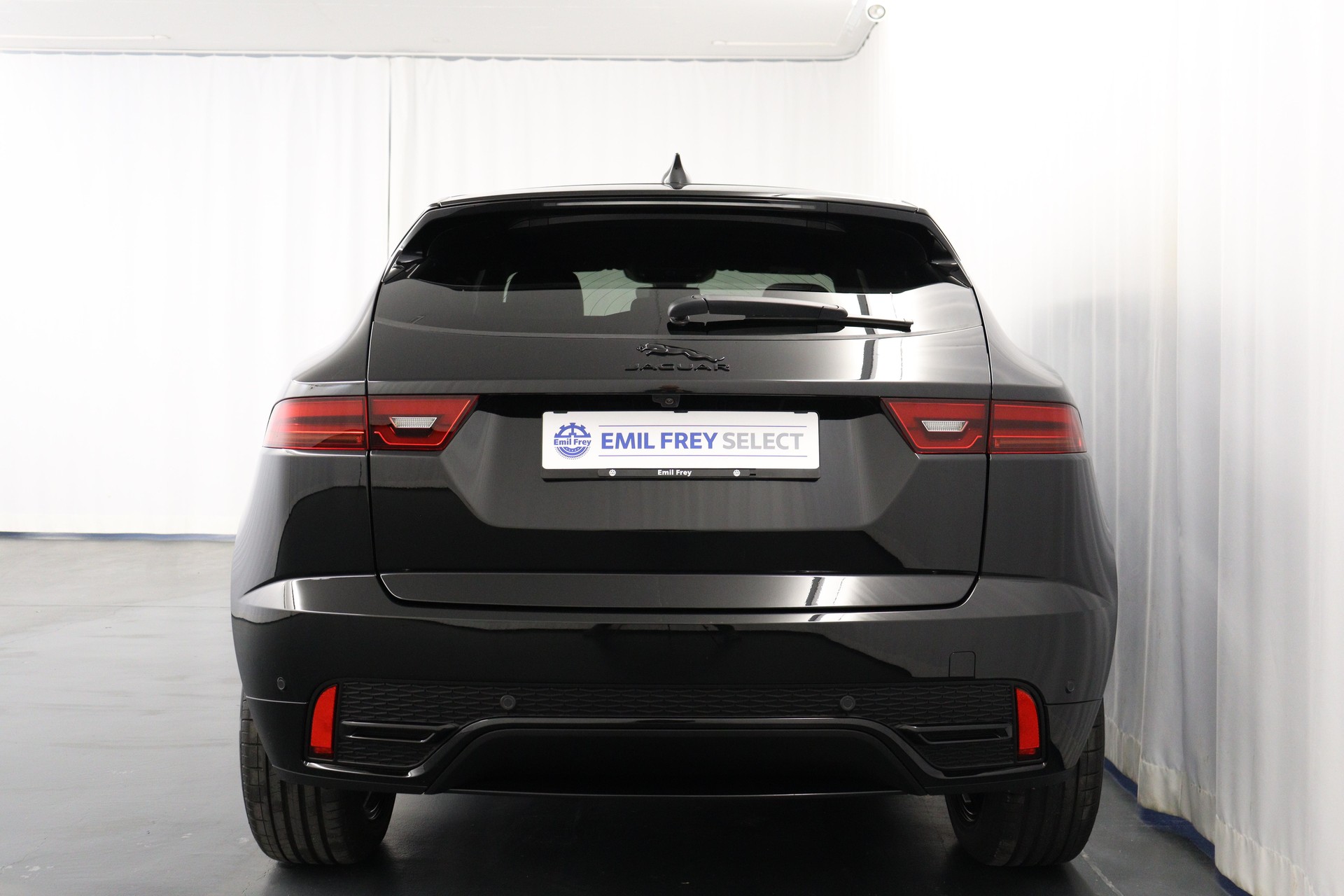 JAGUAR E-Pace 1.5 T 270e R-Dynamic SE AWD-image-11