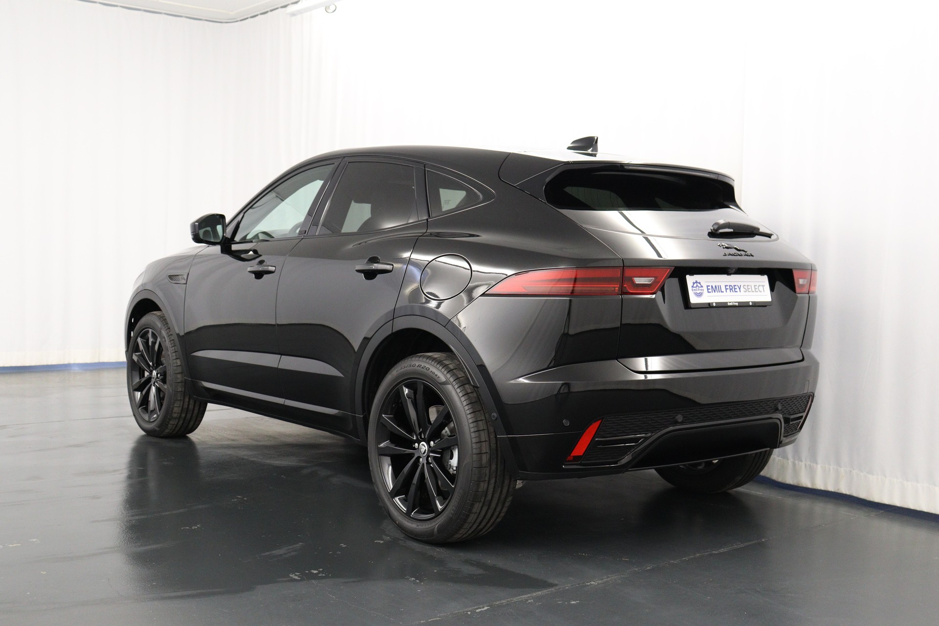 JAGUAR E-Pace 1.5 T 270e R-Dynamic SE AWD-image-6