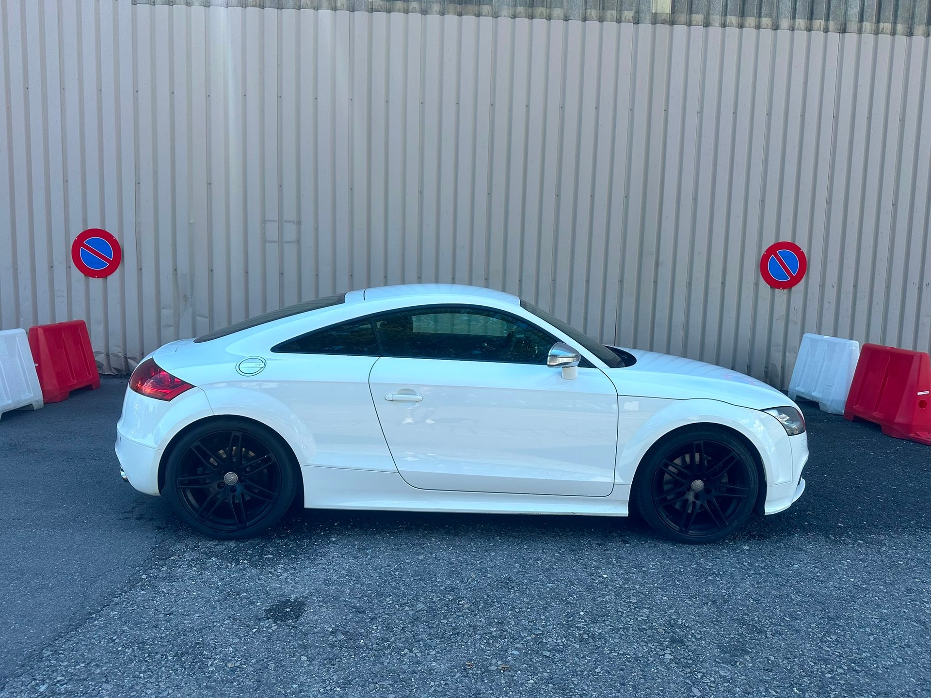 AUDI TTS Coupé 2.0 TFSI quattro S-tronic-image-2