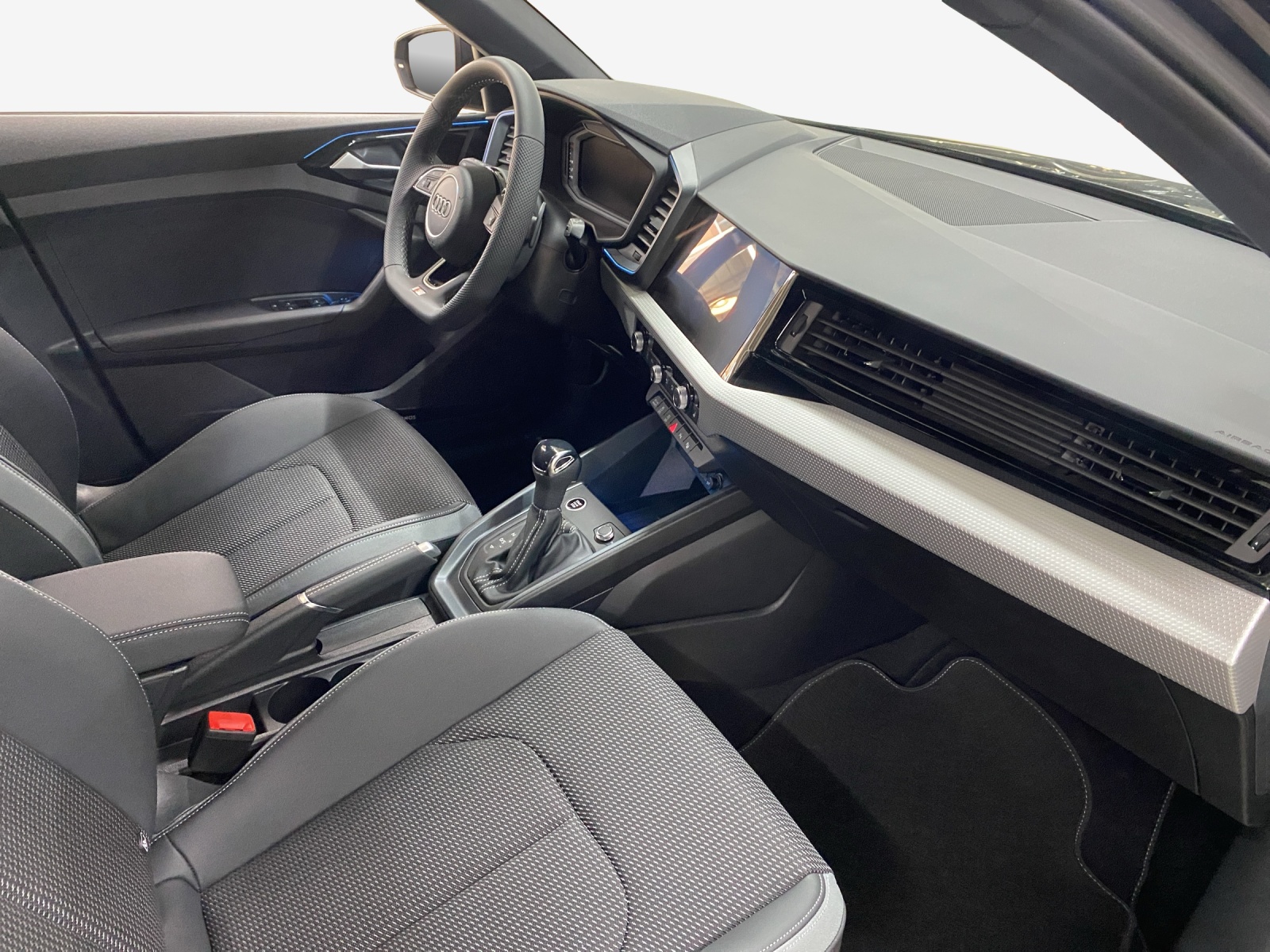 AUDI A1 Sportback 40 TFSI S Line S-tronic-image-13