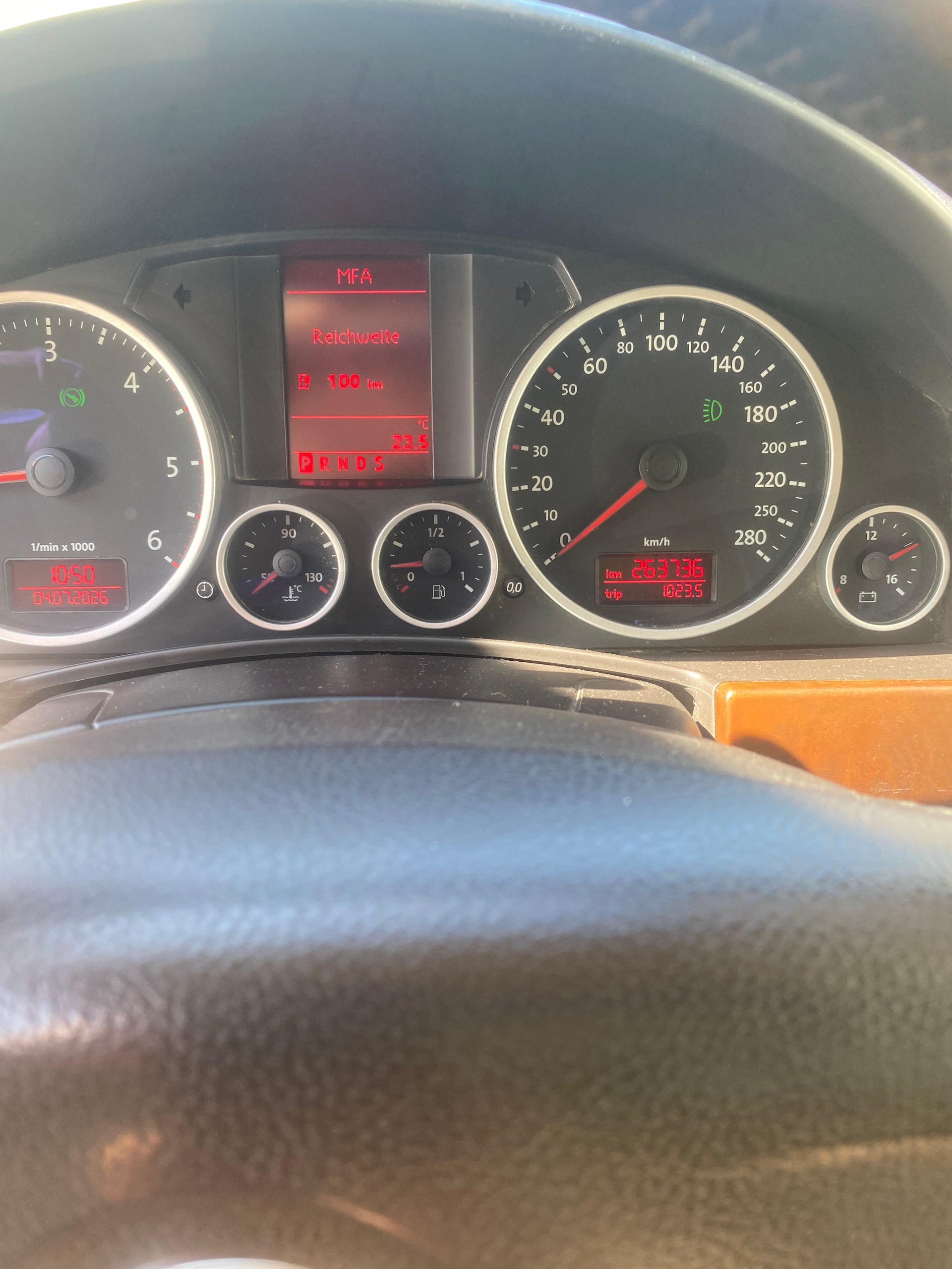 VW TOUAREG-image-1