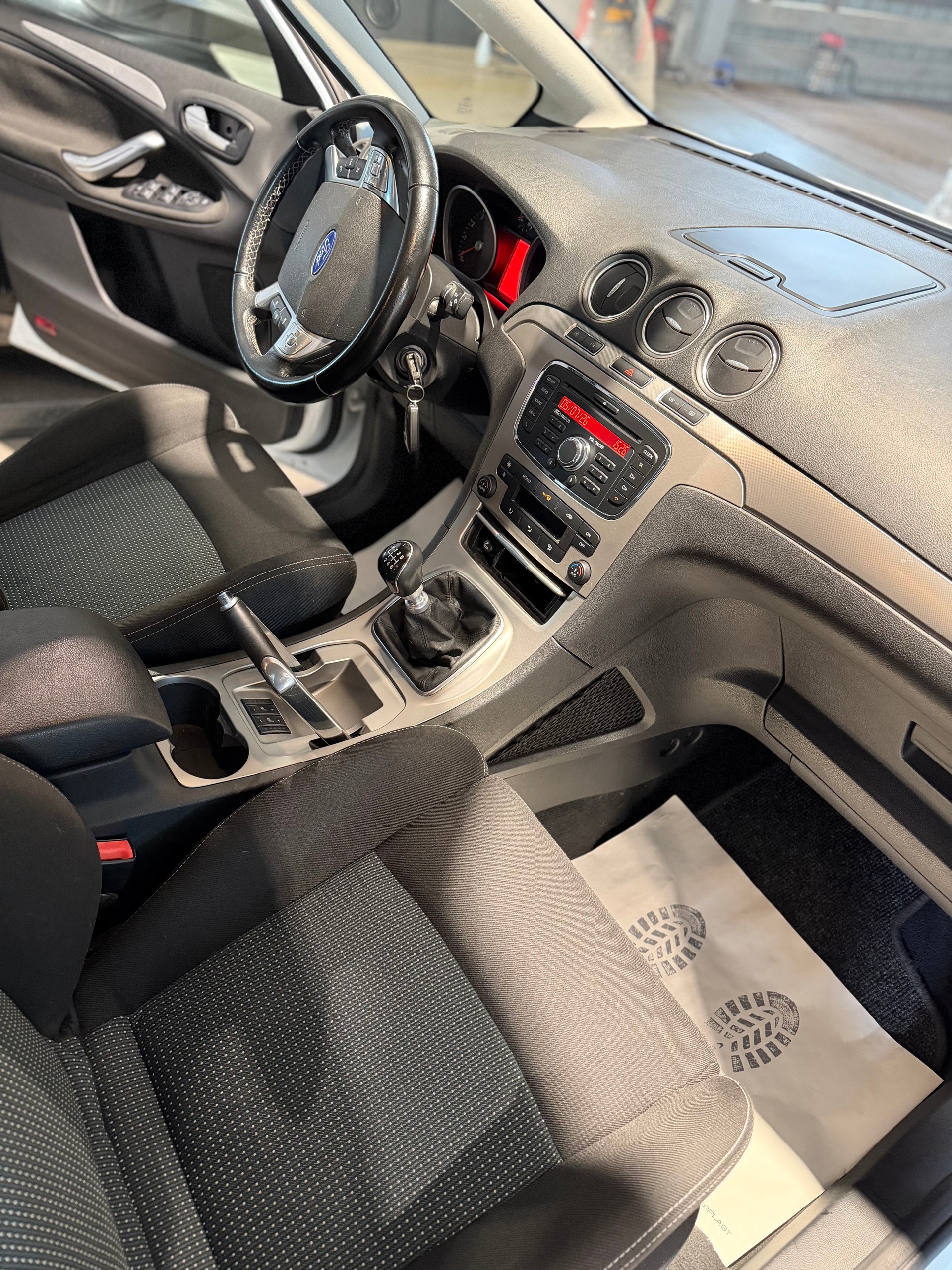 FORD Personenwagen-image-7