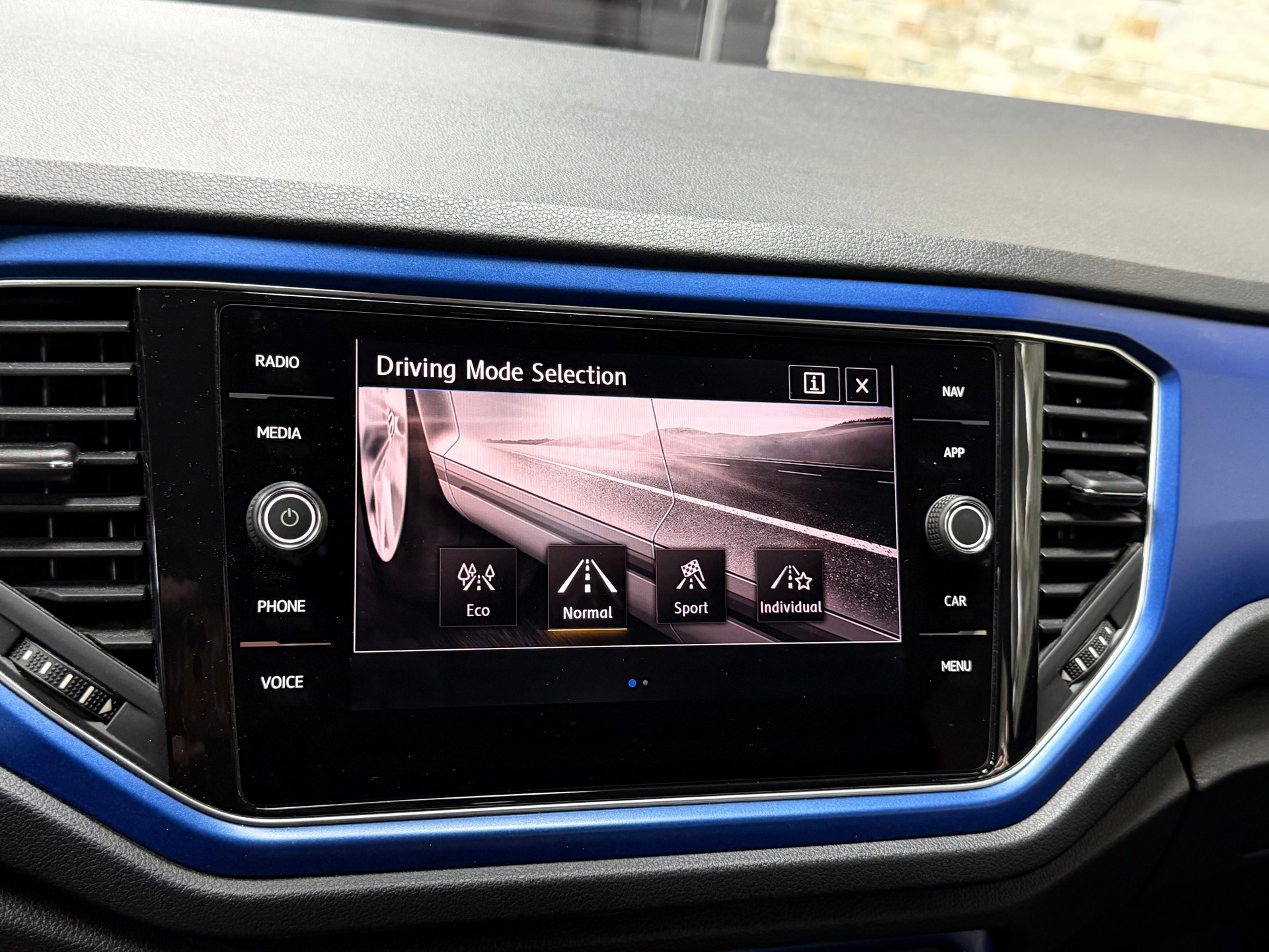 VW T-Roc 1.5 TSI EVO Advance DSG-image-23