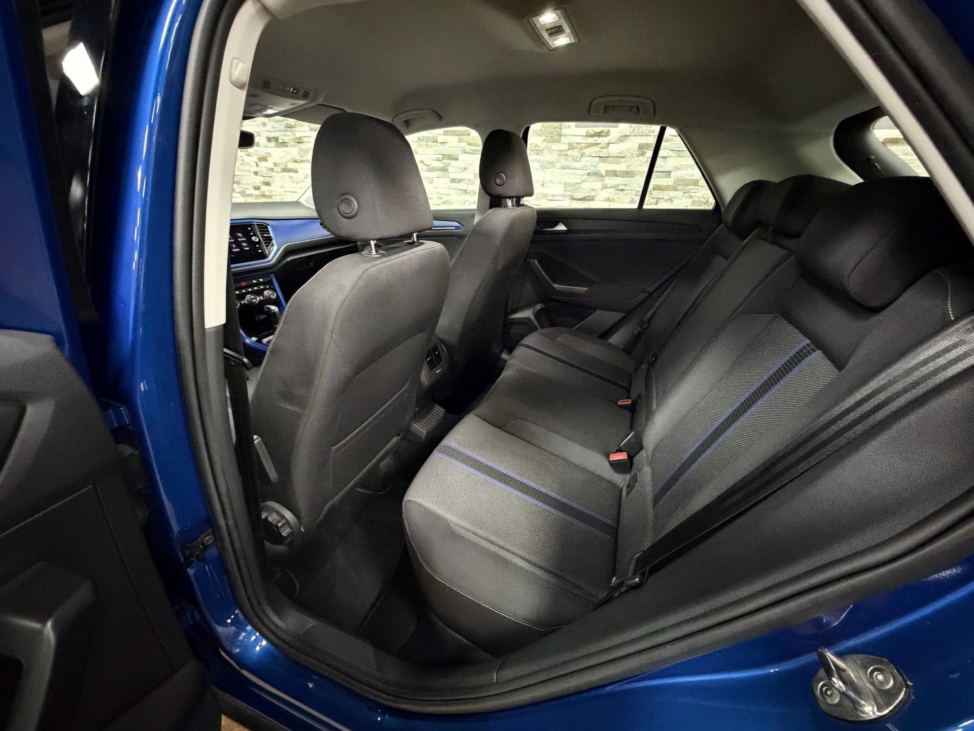VW T-Roc 1.5 TSI EVO Advance DSG-image-24