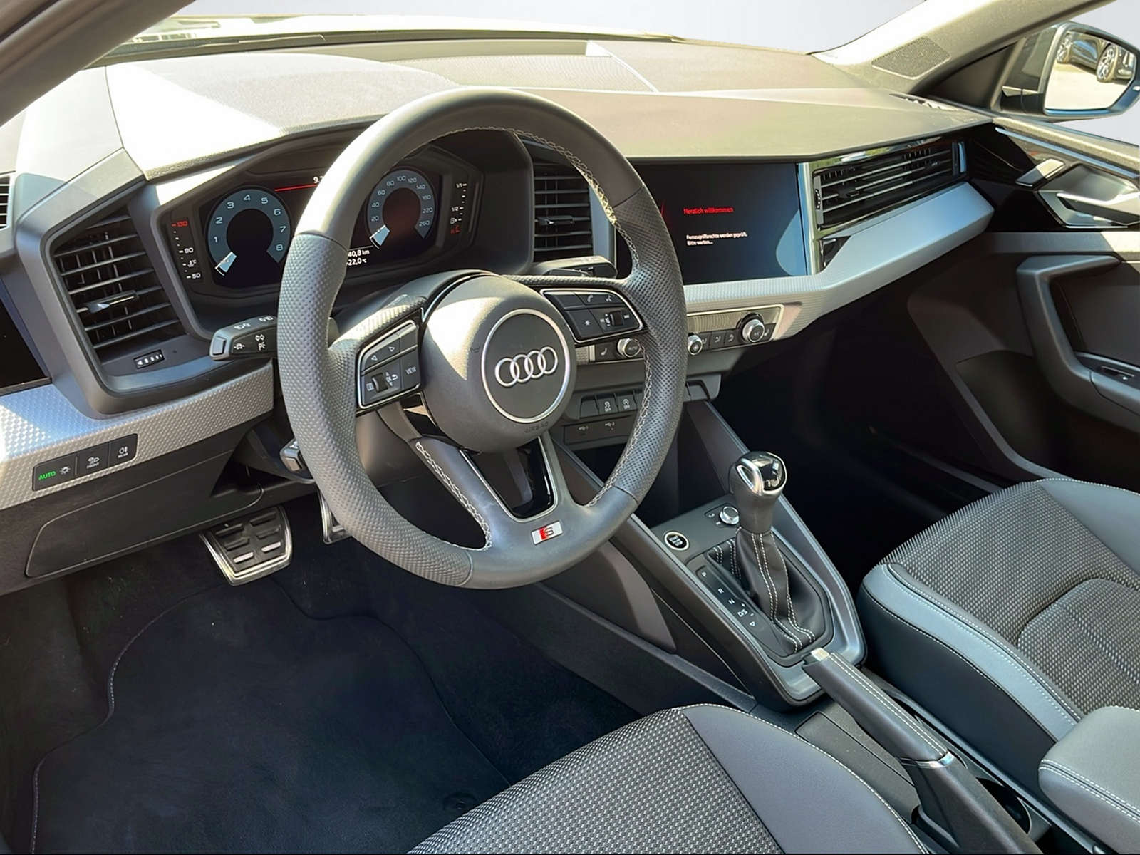 AUDI A1 Sportback 1.0 30 TFSI Attraction S-Tronic-image-10