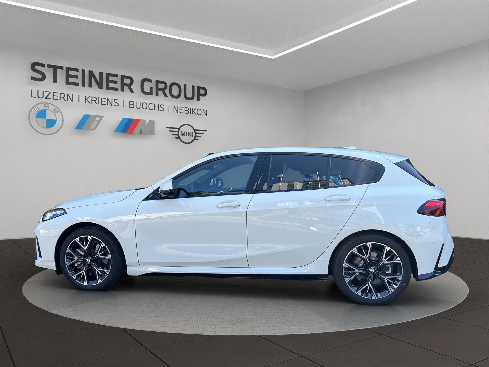 BMW 123 xDrive M Sport Steptronic-image-7