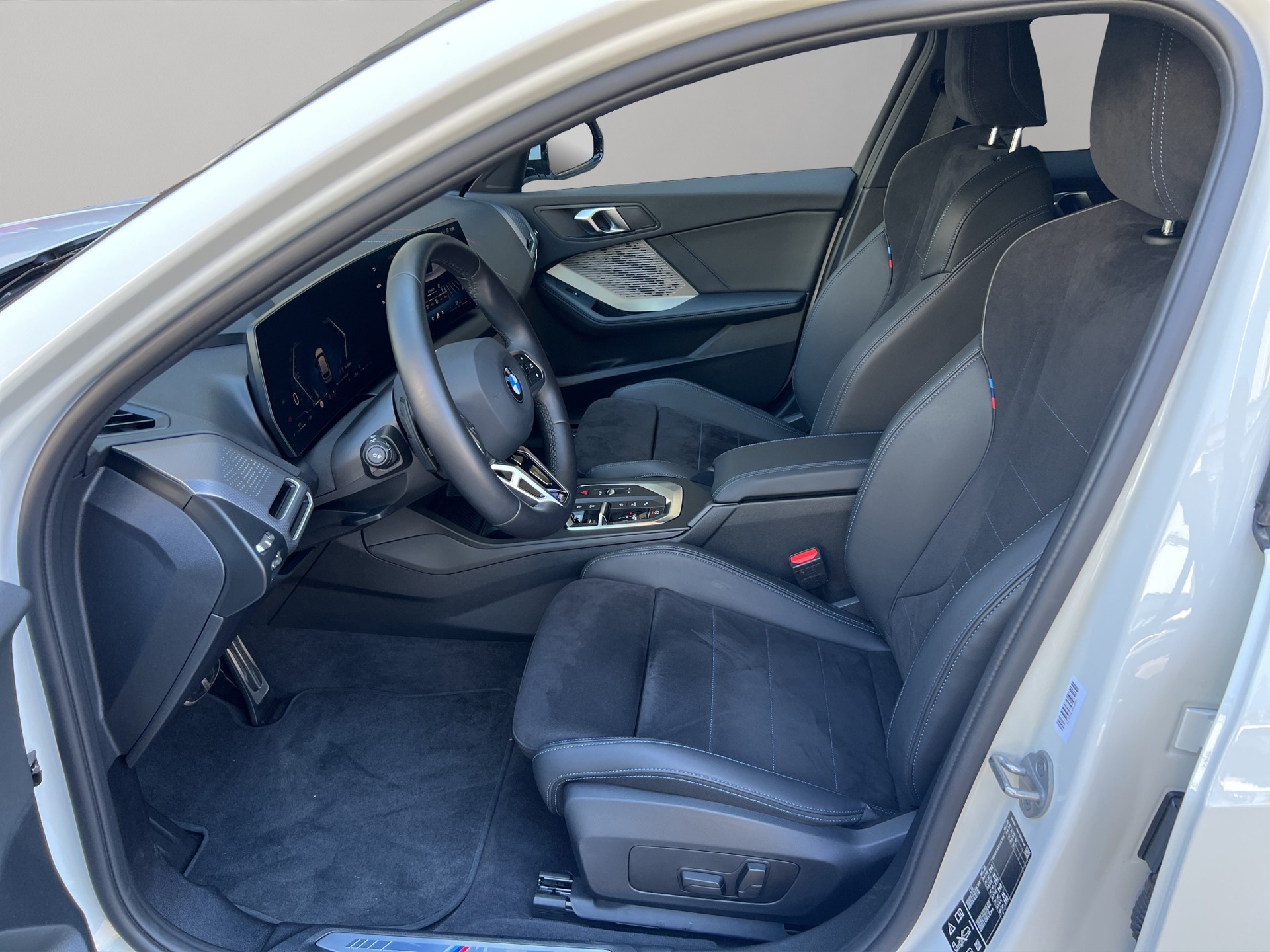 BMW 123 xDrive M Sport Steptronic-image-10