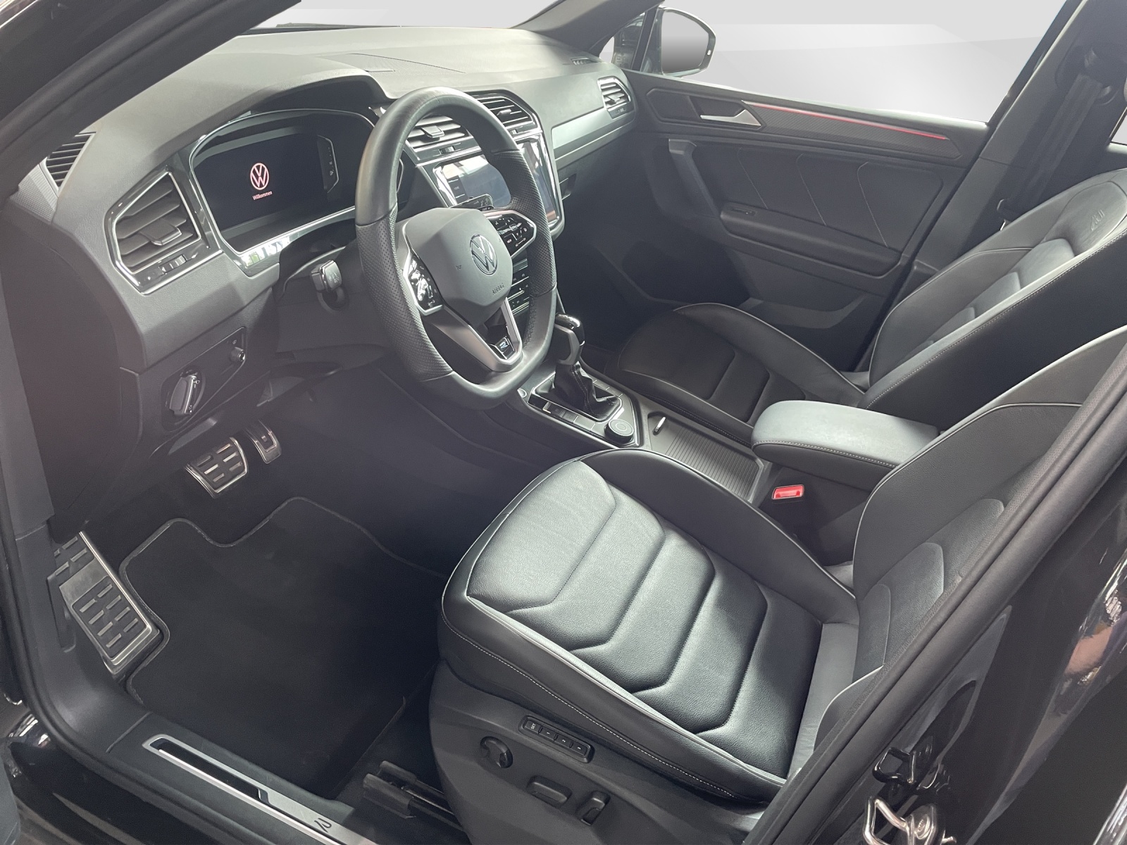 VW Tiguan 2.0 TSI R-Line DSG-image-6