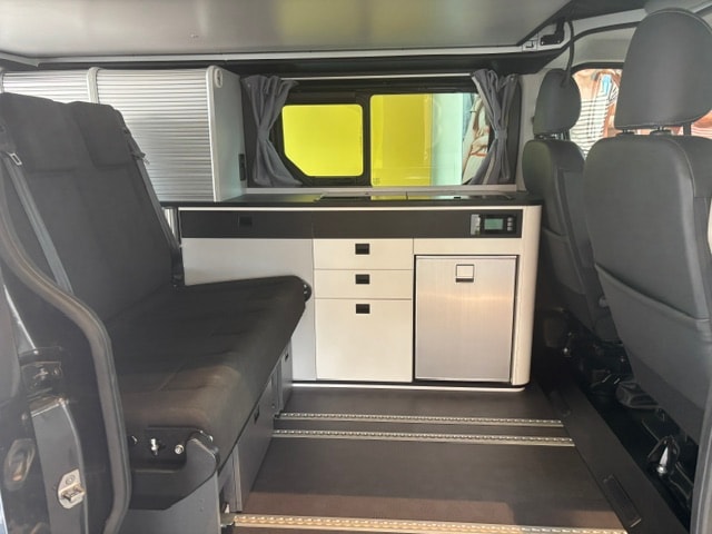 RENAULT Trafic Spacenomad Iconic Blue dCi 170 CV BVA-image-8