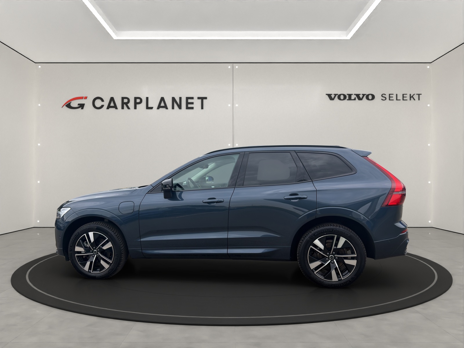 VOLVO XC60 2.0 T6 TE Plus Dark eAWD-image-1