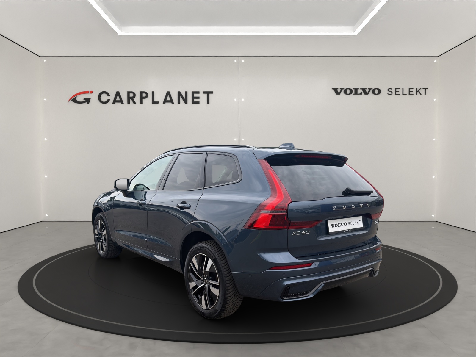 VOLVO XC60 2.0 T6 TE Plus Dark eAWD-image-3