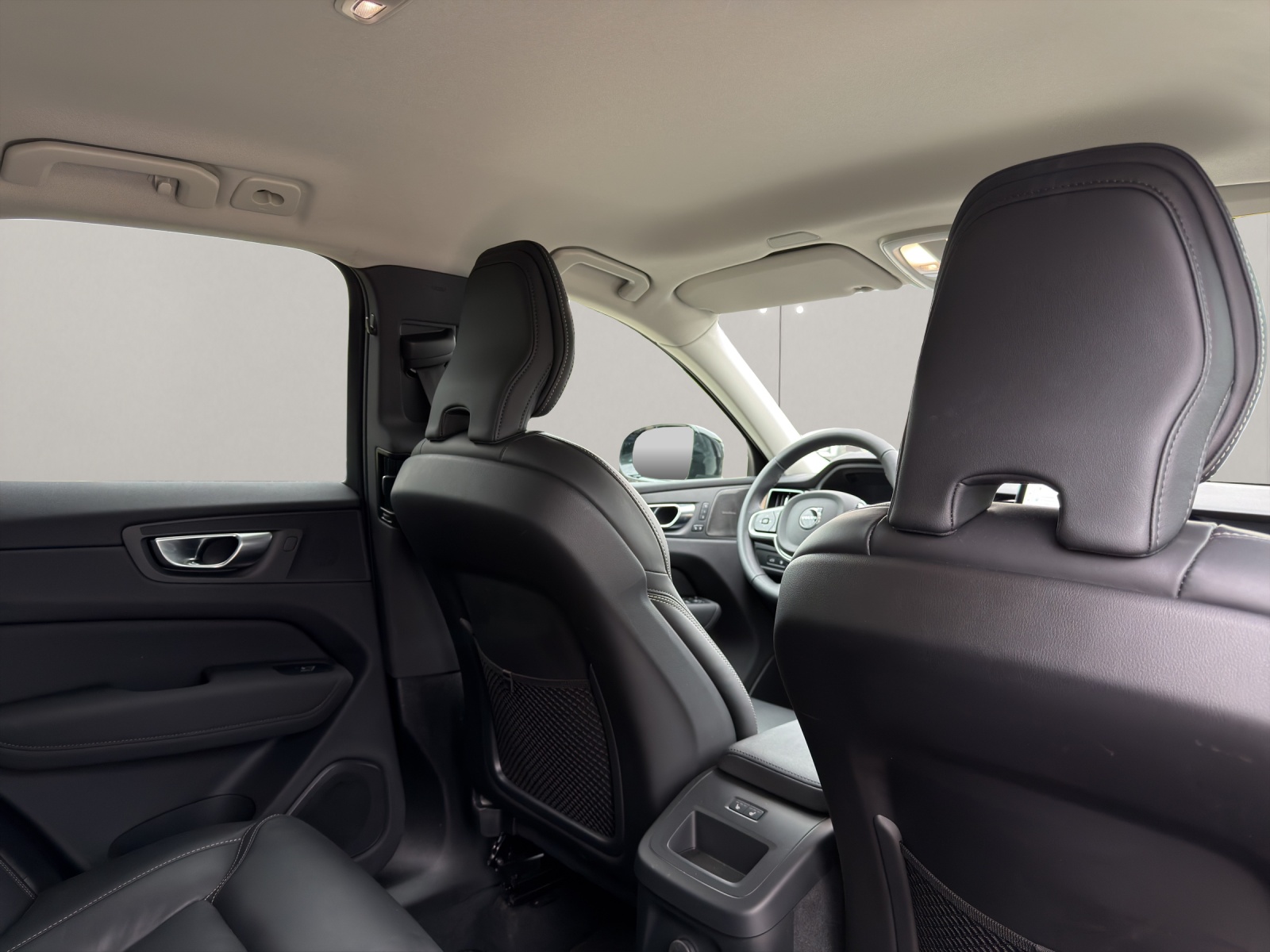 VOLVO XC60 2.0 T6 TE Plus Dark eAWD-image-11