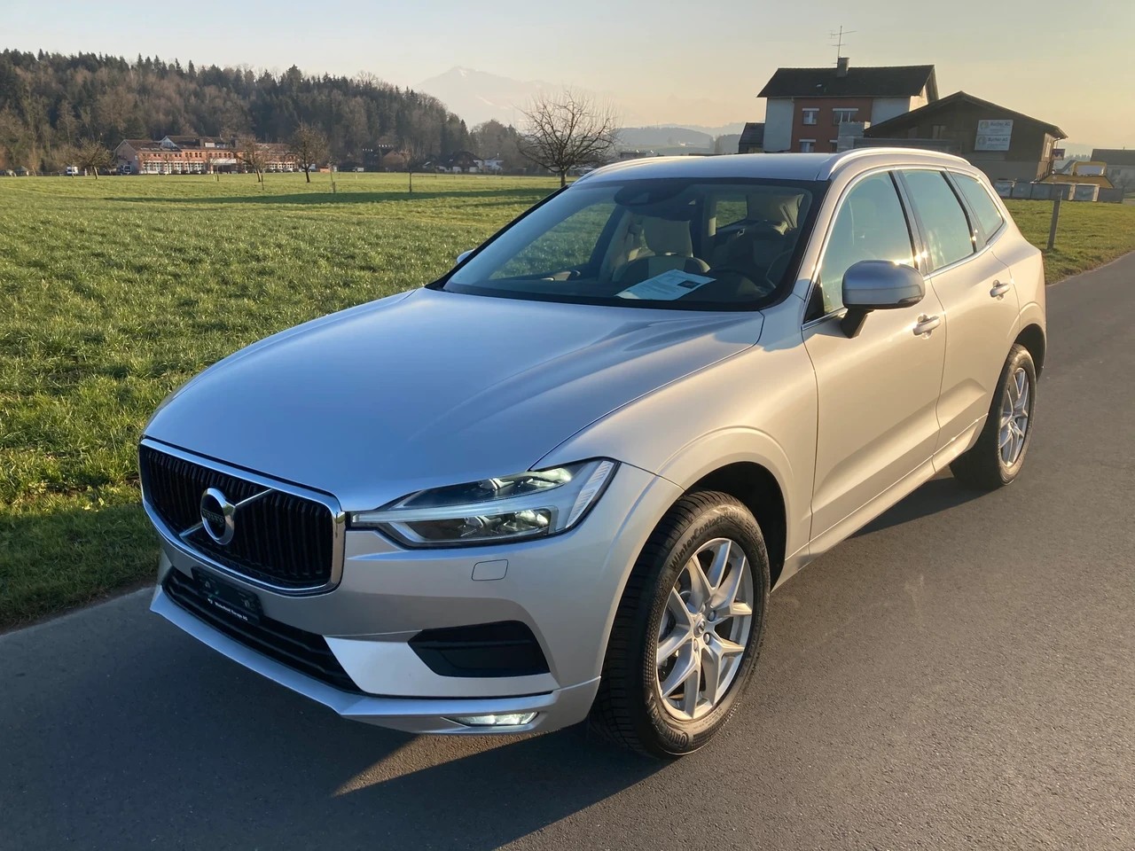 VOLVO XC60 D4 AWD Momentum Geartronic-image-0