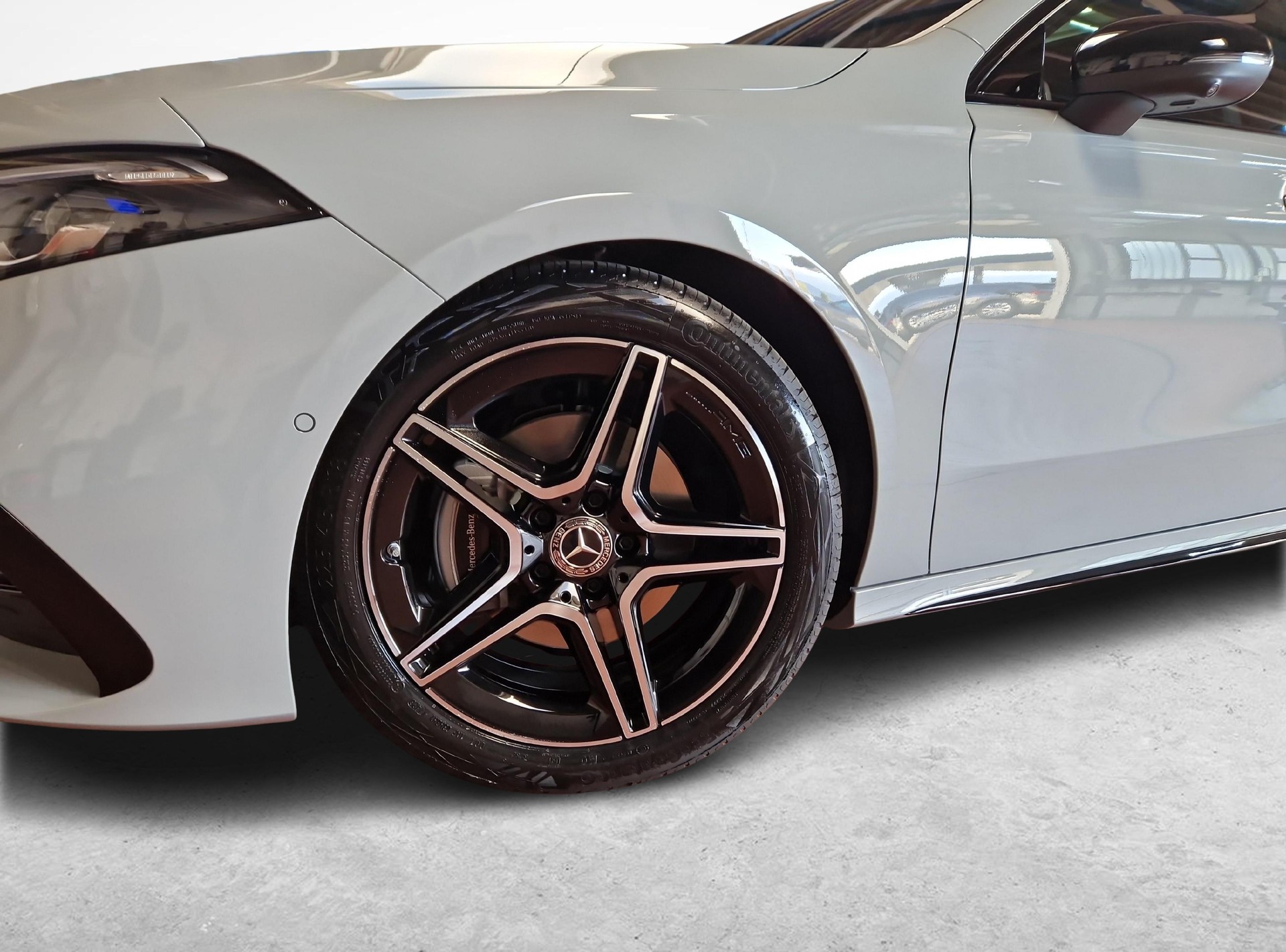 MERCEDES-BENZ A 200 Night Star AMG Line Special Edition-image-11