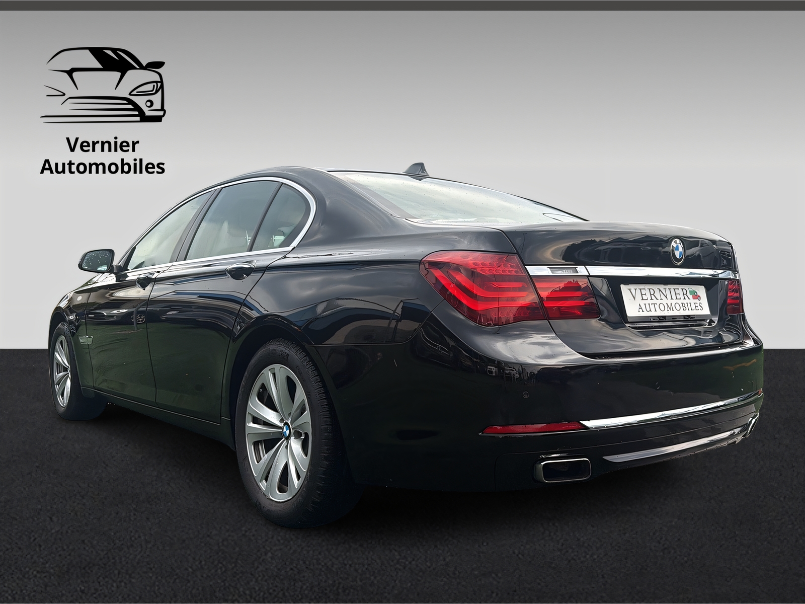 BMW 740i-image-5
