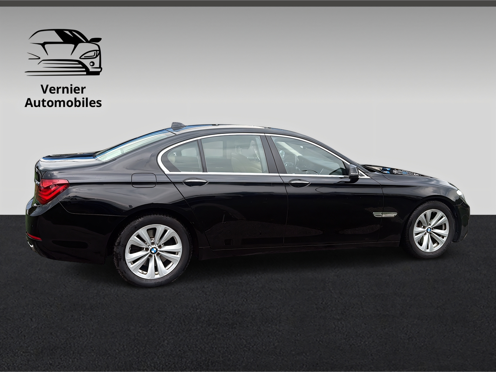 BMW 740i-image-8