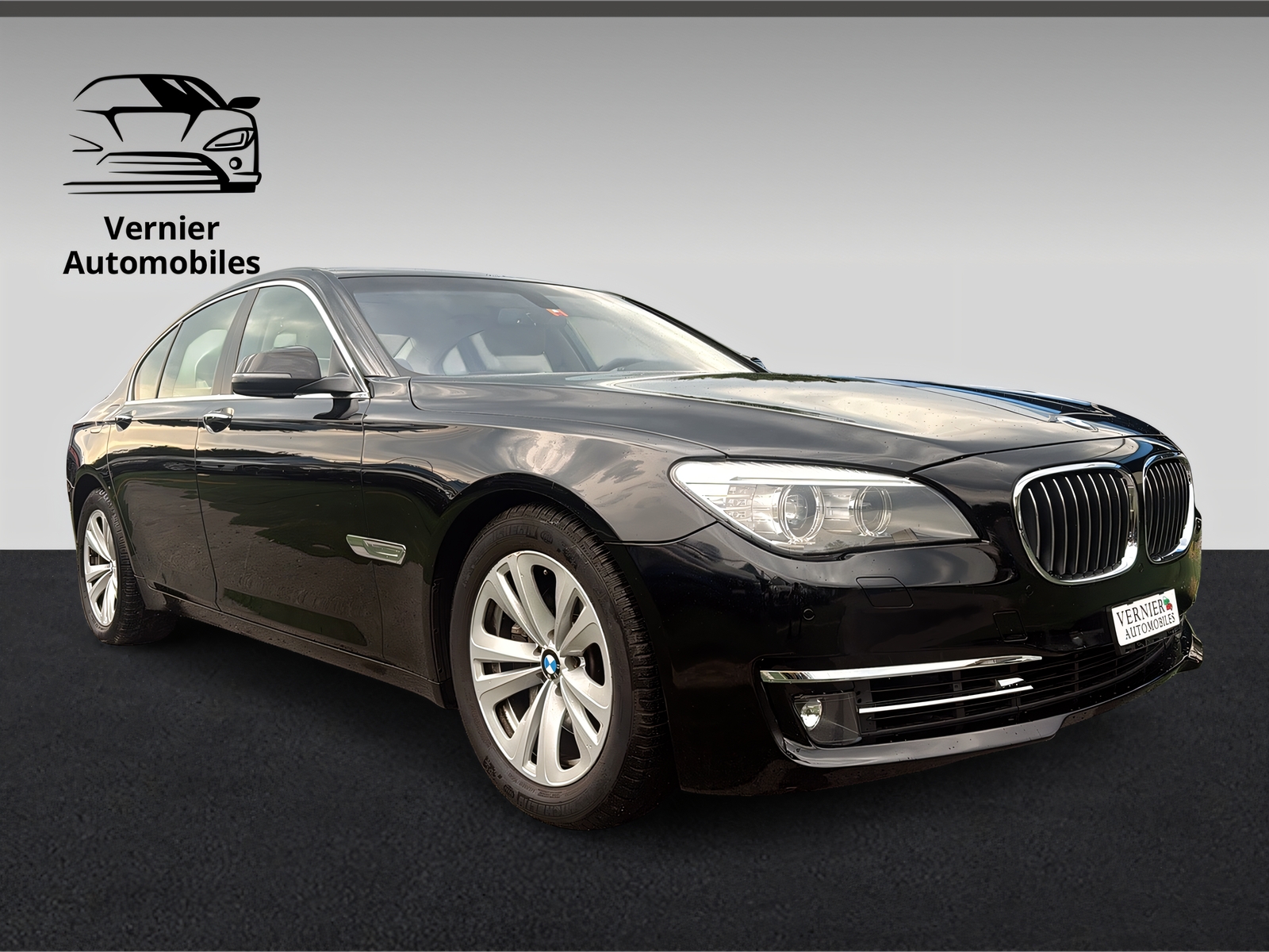 BMW 740i-image-0