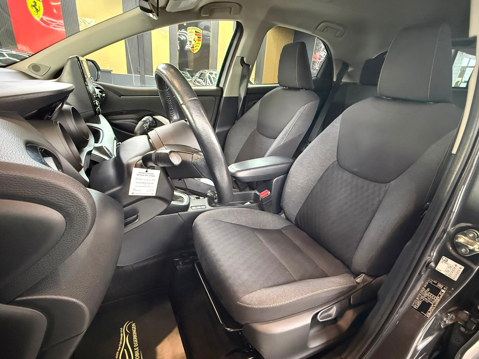 TOYOTA Yaris 1.5 Trend e-CVT-image-9