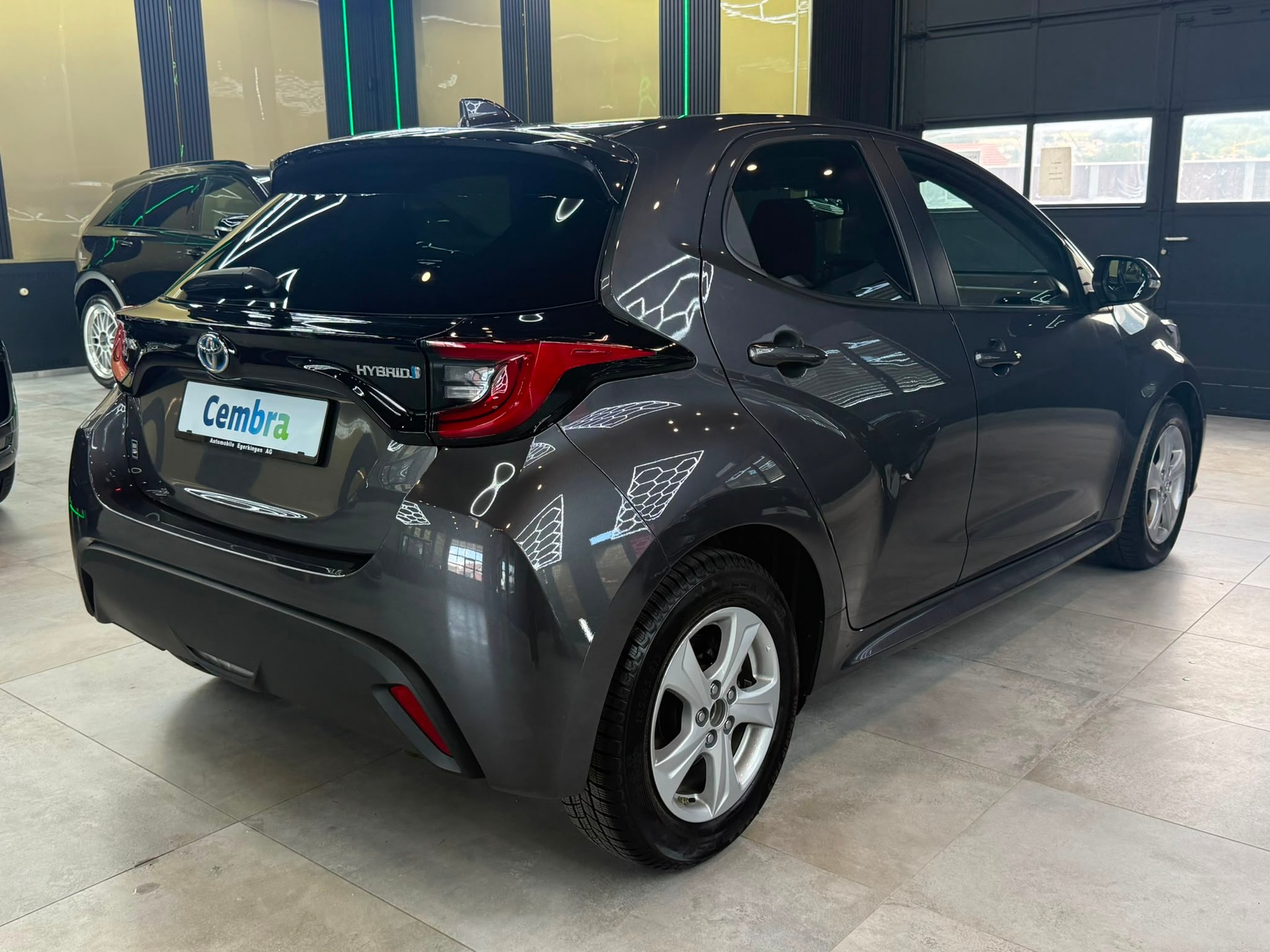 TOYOTA Yaris 1.5 Trend e-CVT-image-4
