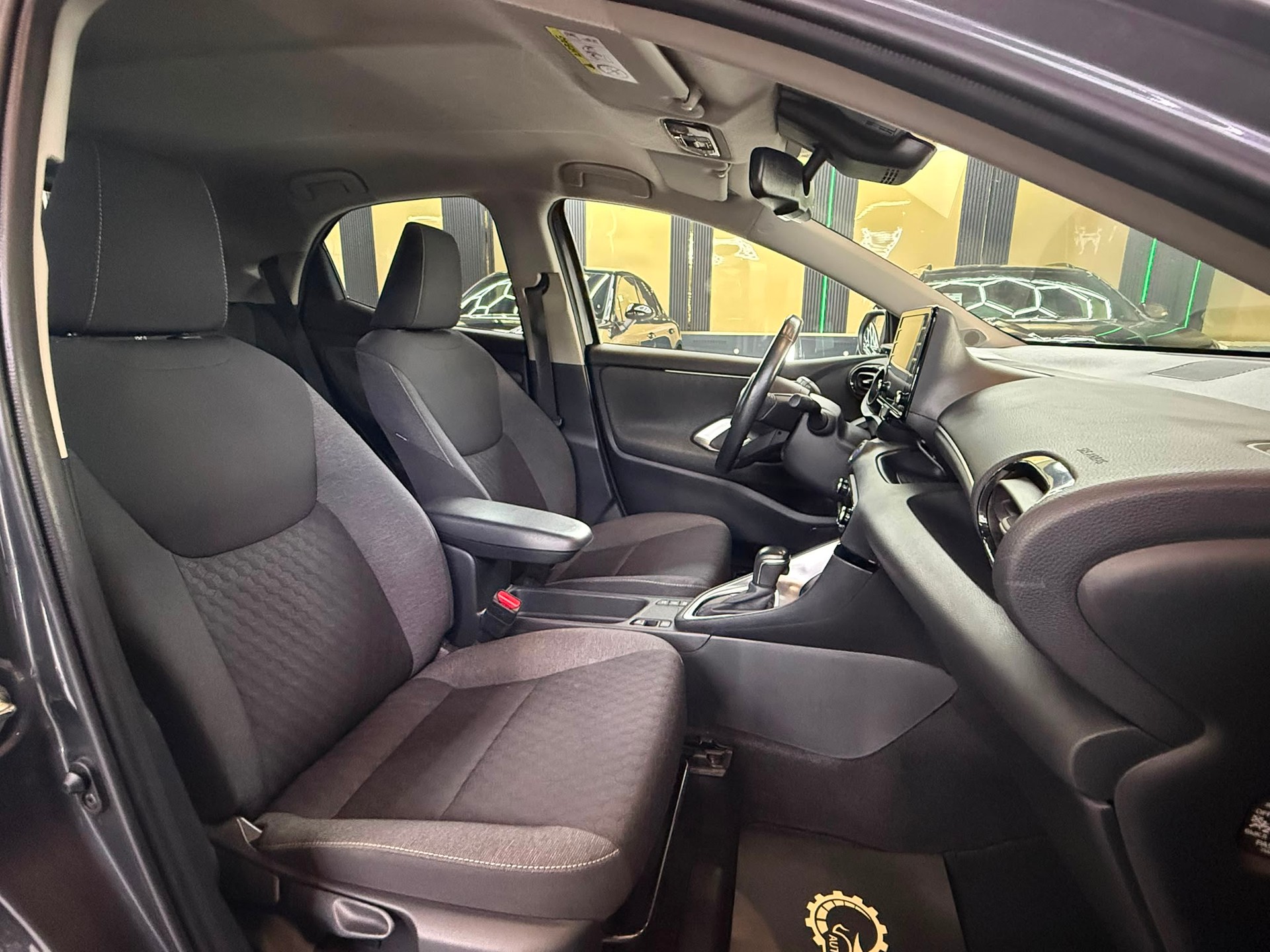 TOYOTA Yaris 1.5 Trend e-CVT-image-11