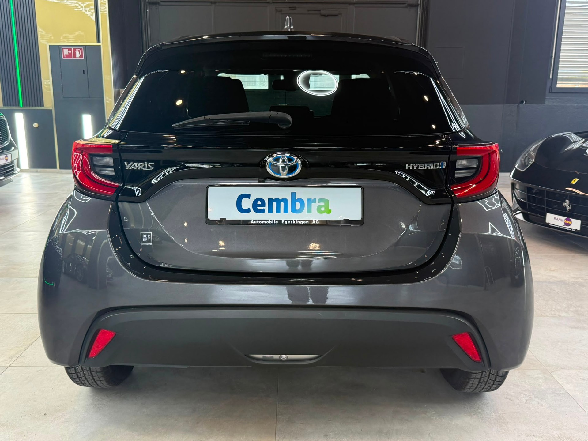 TOYOTA Yaris 1.5 Trend e-CVT-image-5