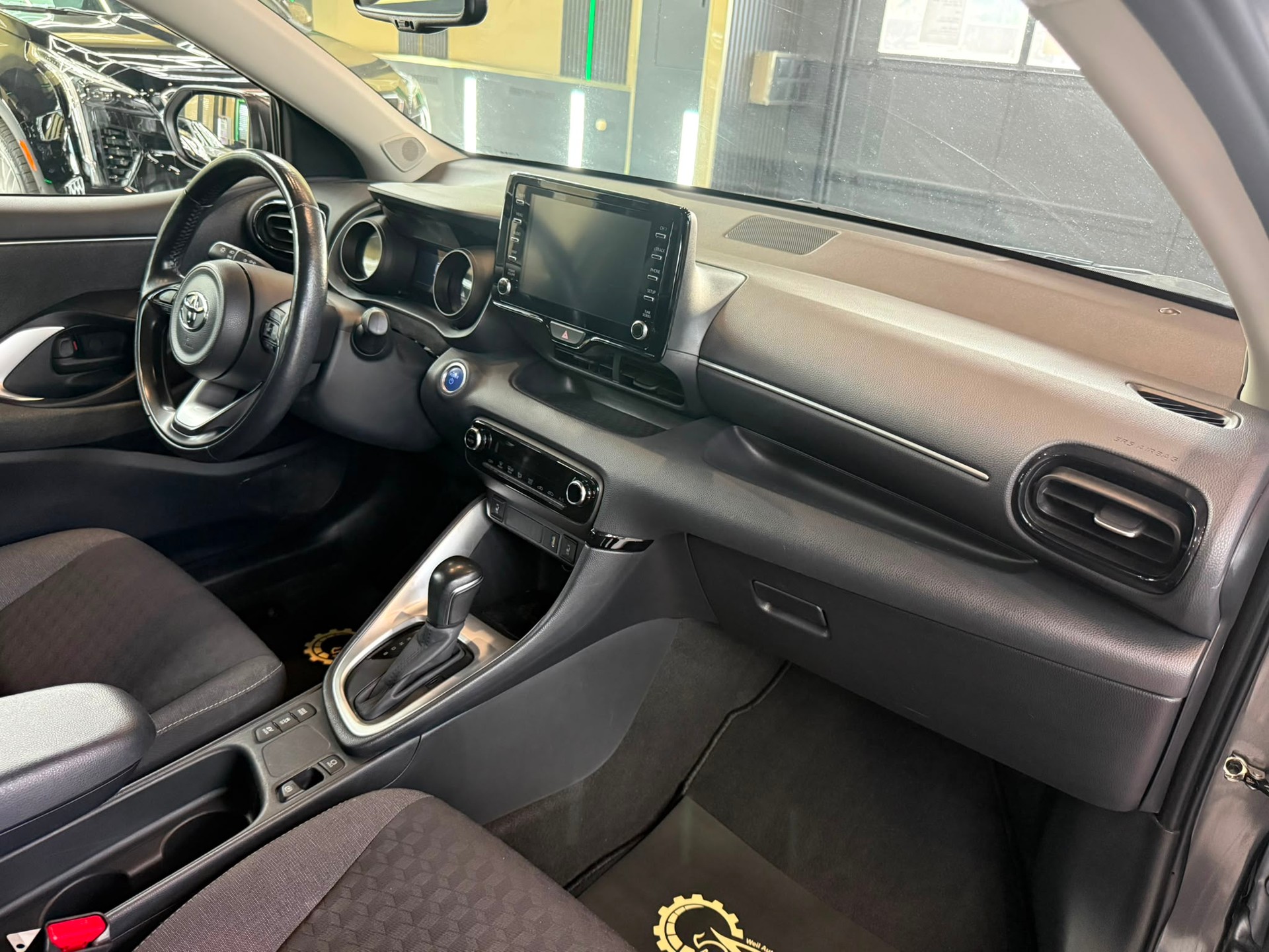 TOYOTA Yaris 1.5 Trend e-CVT-image-10