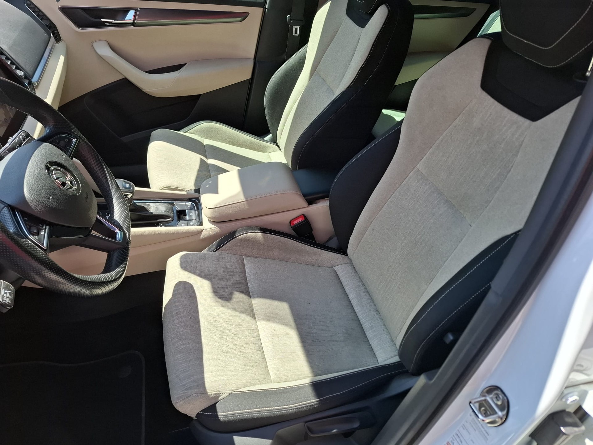 SKODA Karoq 1.5 TSI ACT Style DSG-image-4