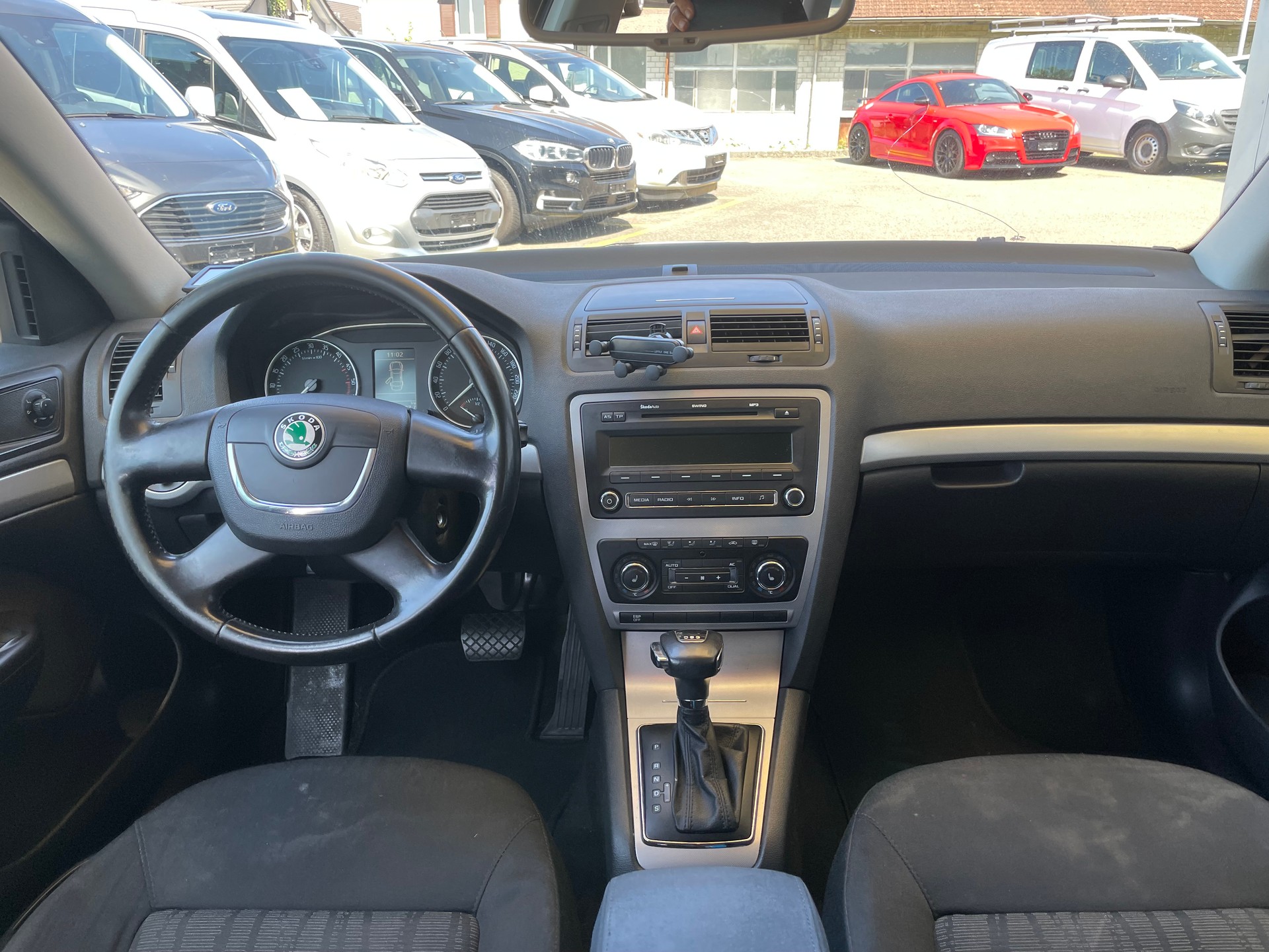 SKODA Octavia Combi 2.0 TDI Ambiente DSG-image-8