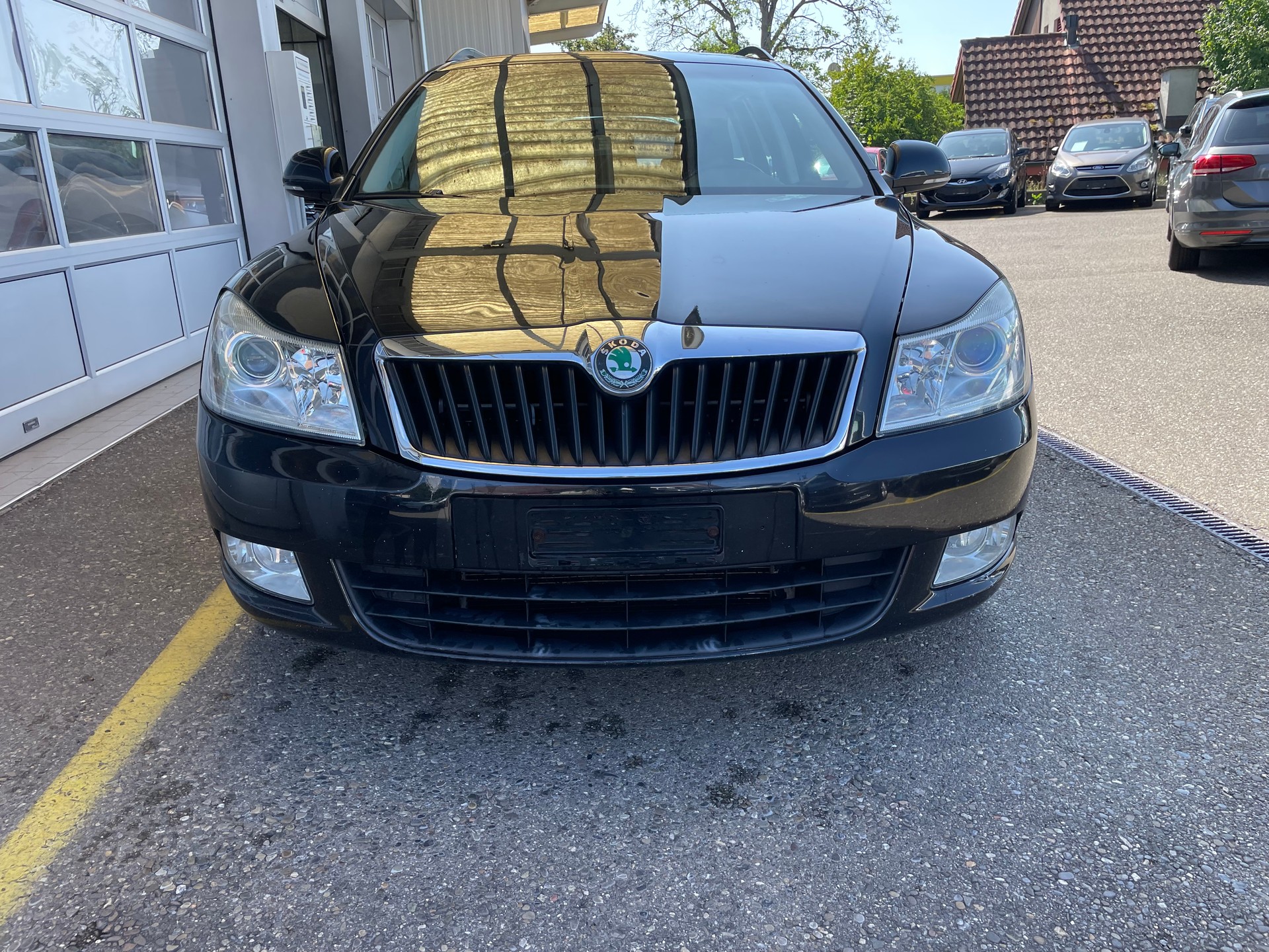 SKODA Octavia Combi 2.0 TDI Ambiente DSG-image-1