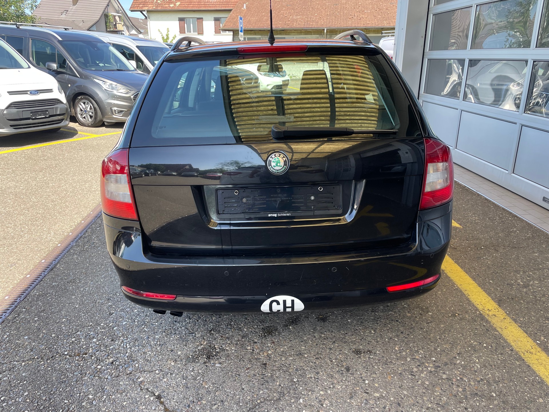 SKODA Octavia Combi 2.0 TDI Ambiente DSG-image-6