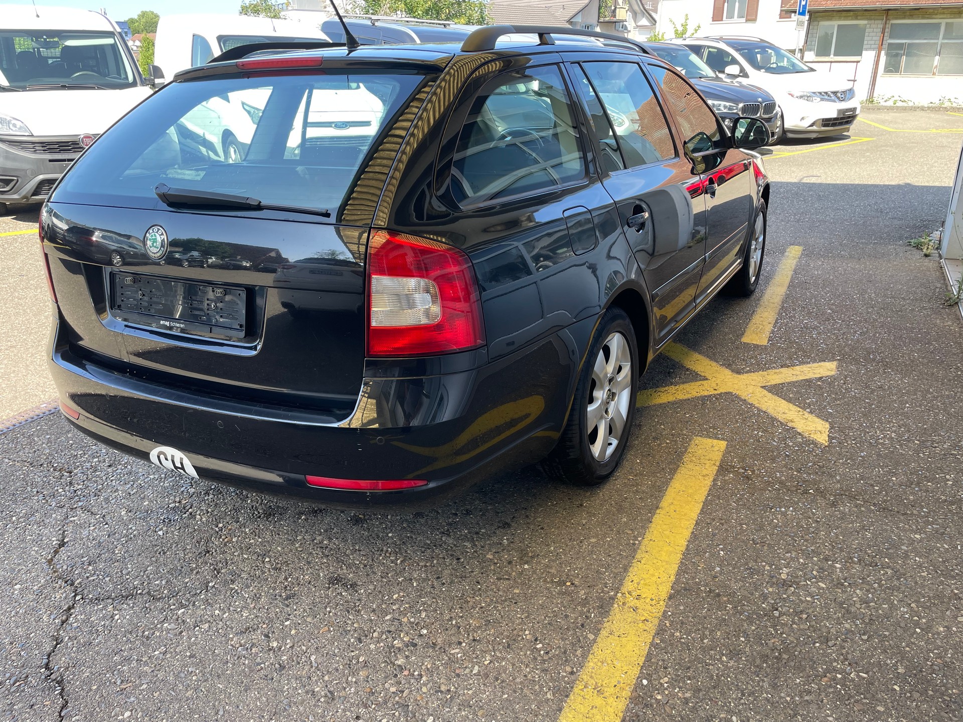 SKODA Octavia Combi 2.0 TDI Ambiente DSG-image-7