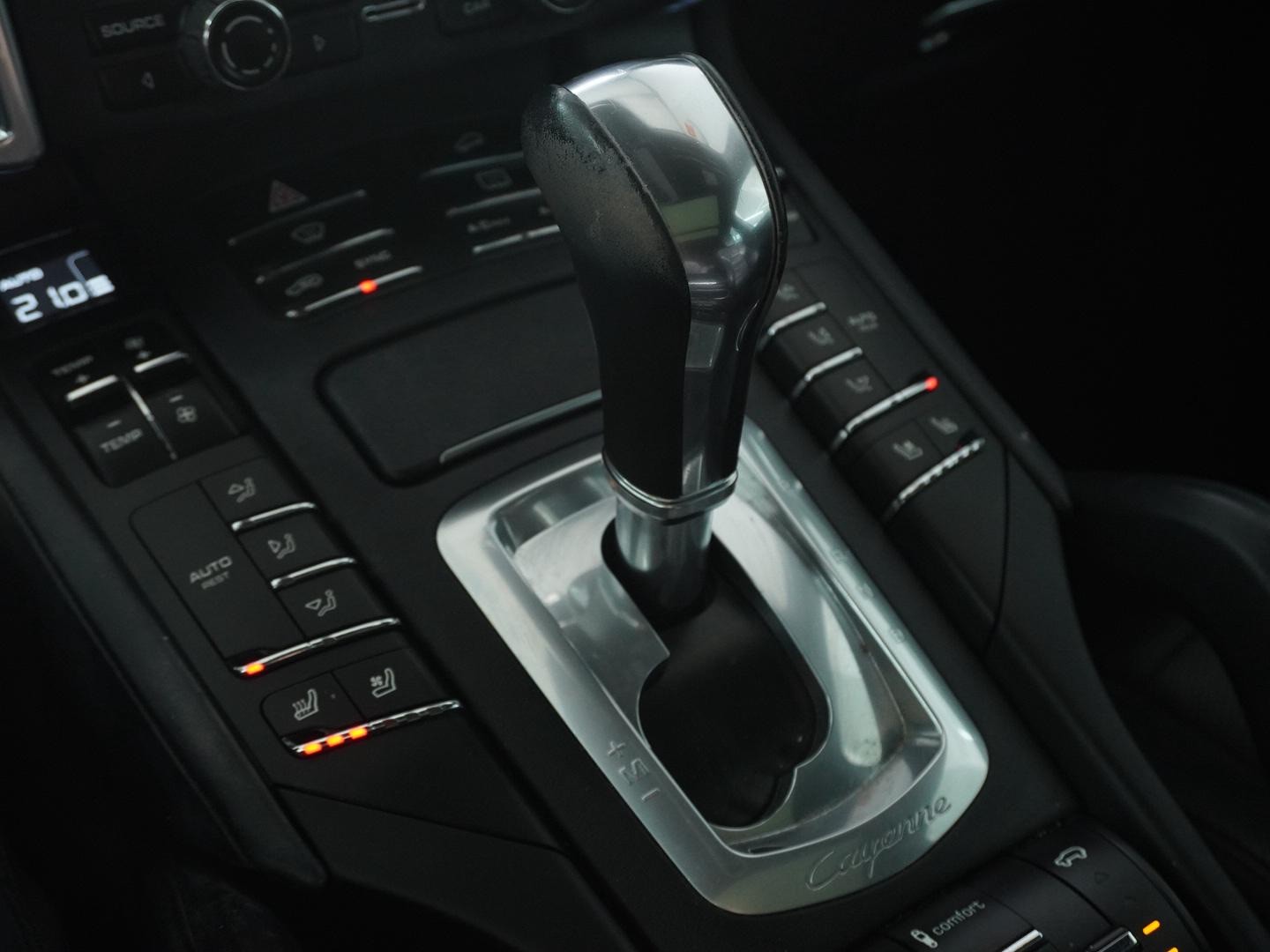 PORSCHE Cayenne GTS-image-7