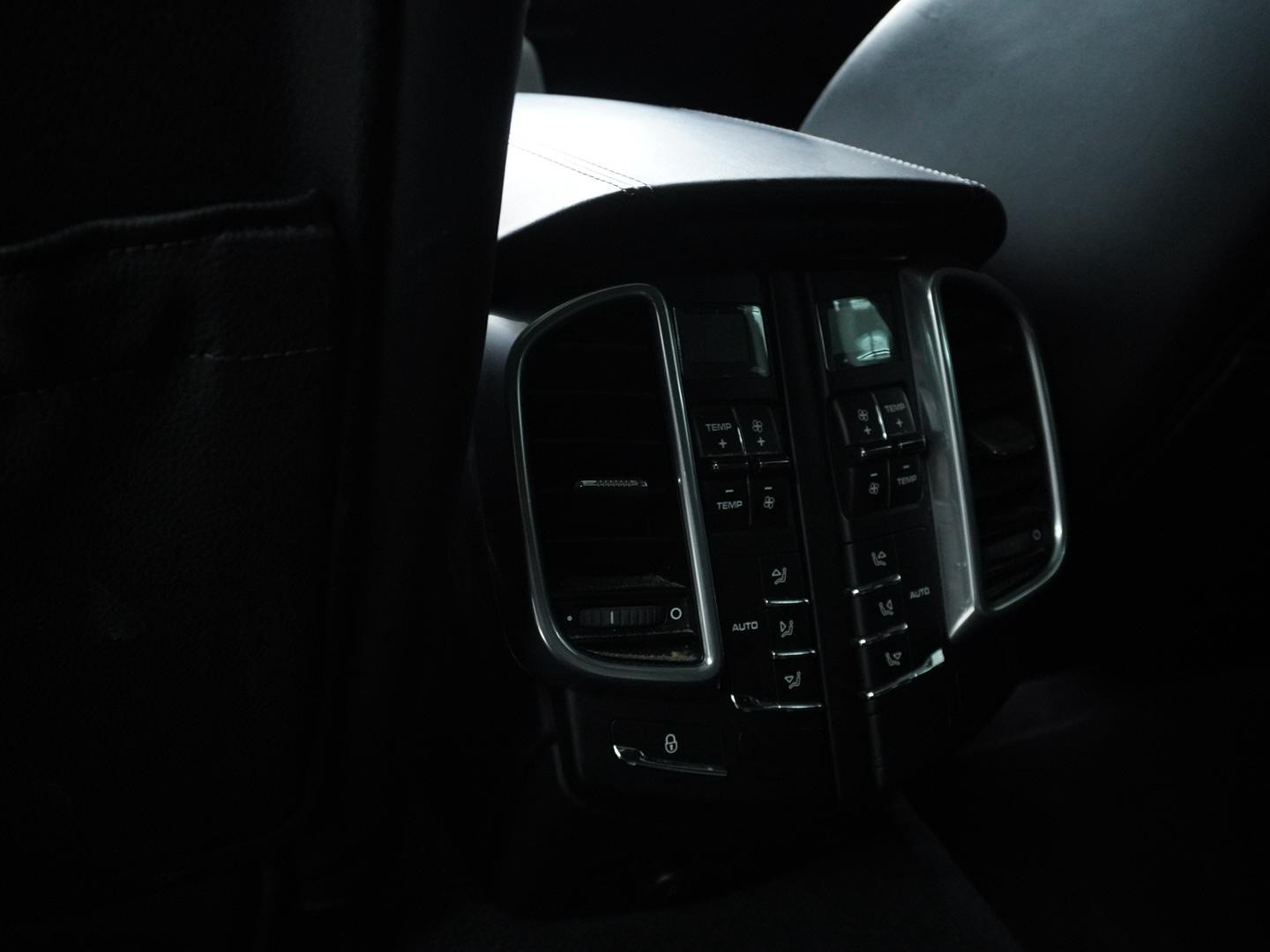 PORSCHE Cayenne GTS-image-14