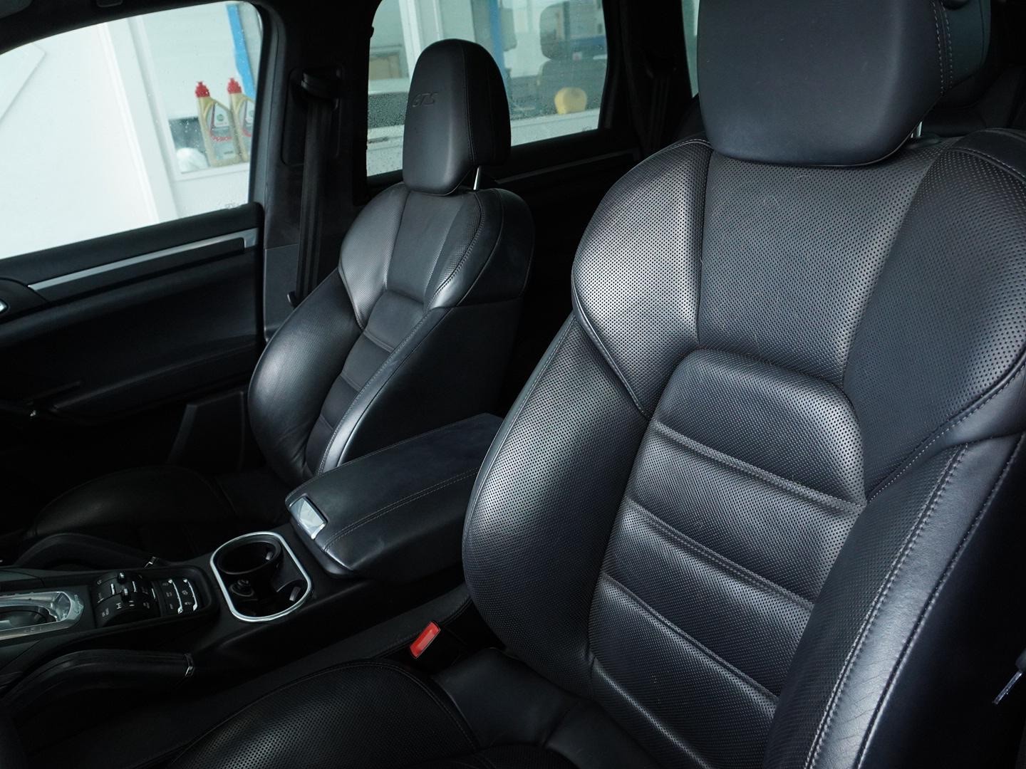PORSCHE Cayenne GTS-image-3