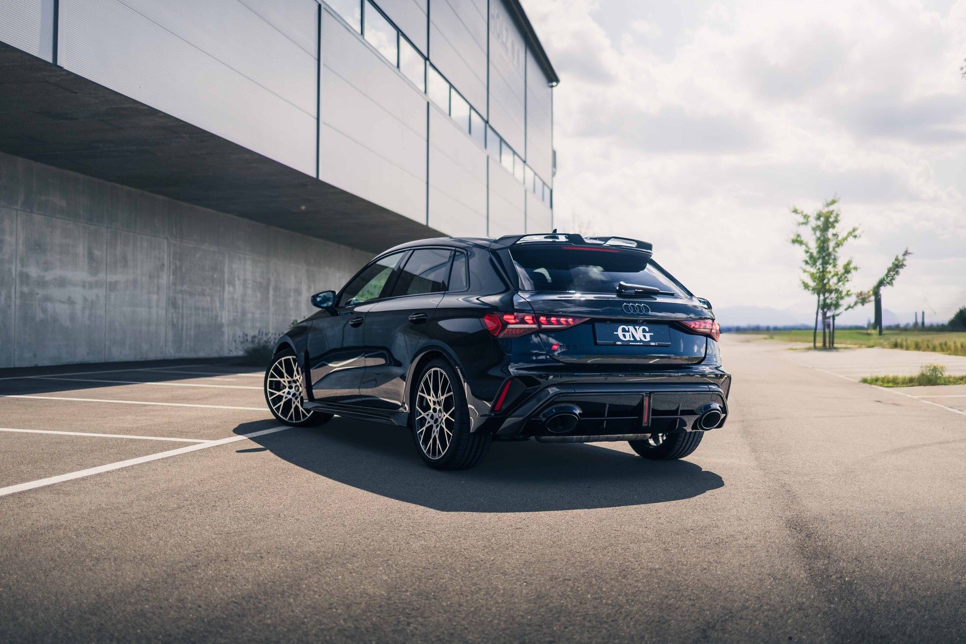 AUDI RS3 Sportback 2.5 TSI quattro S-tronic-image-8