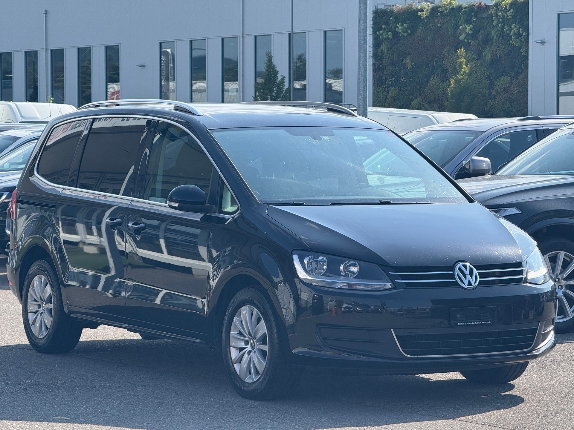 VW Sharan 2.0 TDI BlueMotion Technology Trendline-image-0