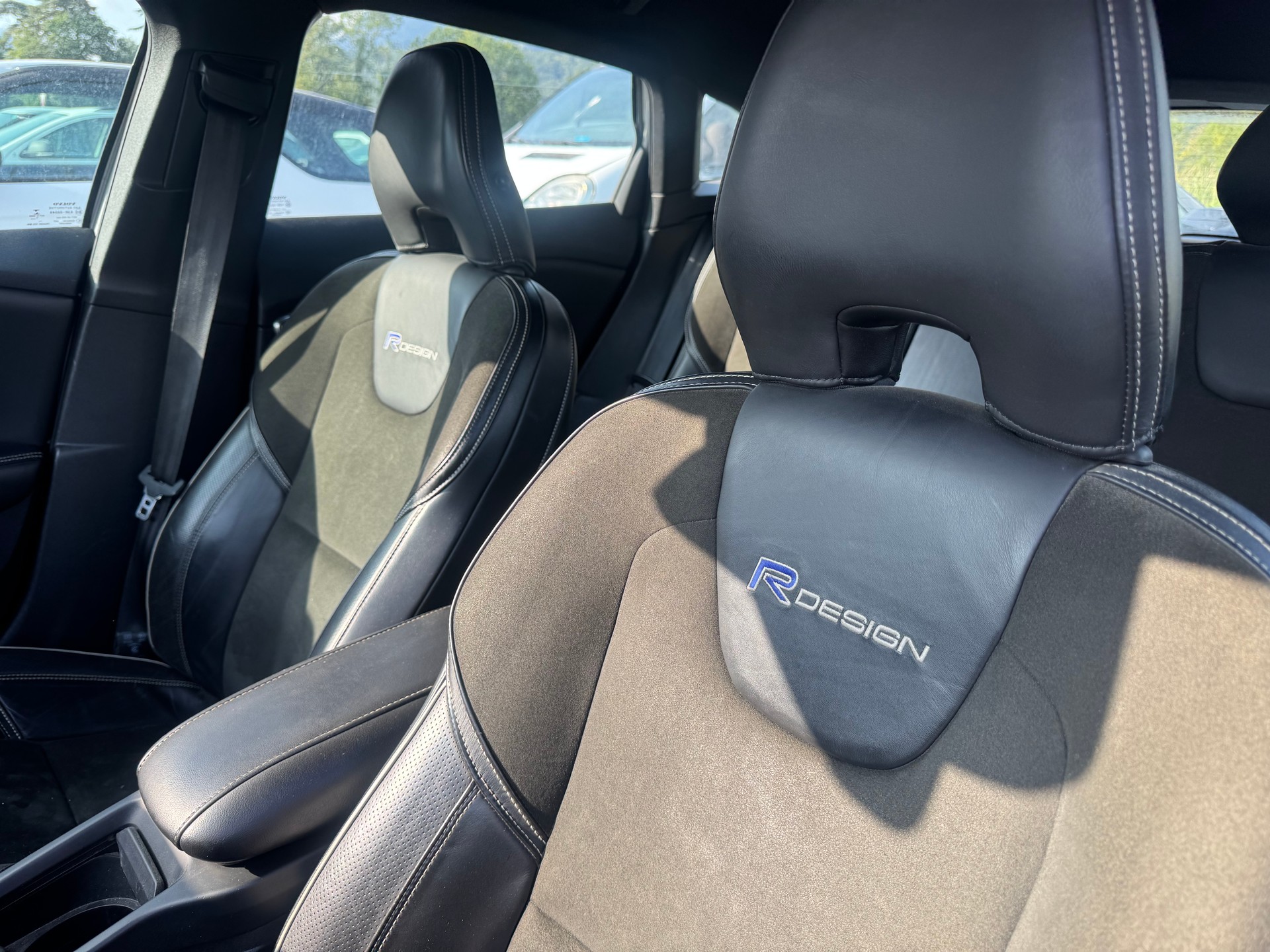 VOLVO V40 T4 R-Design Powershift-image-10