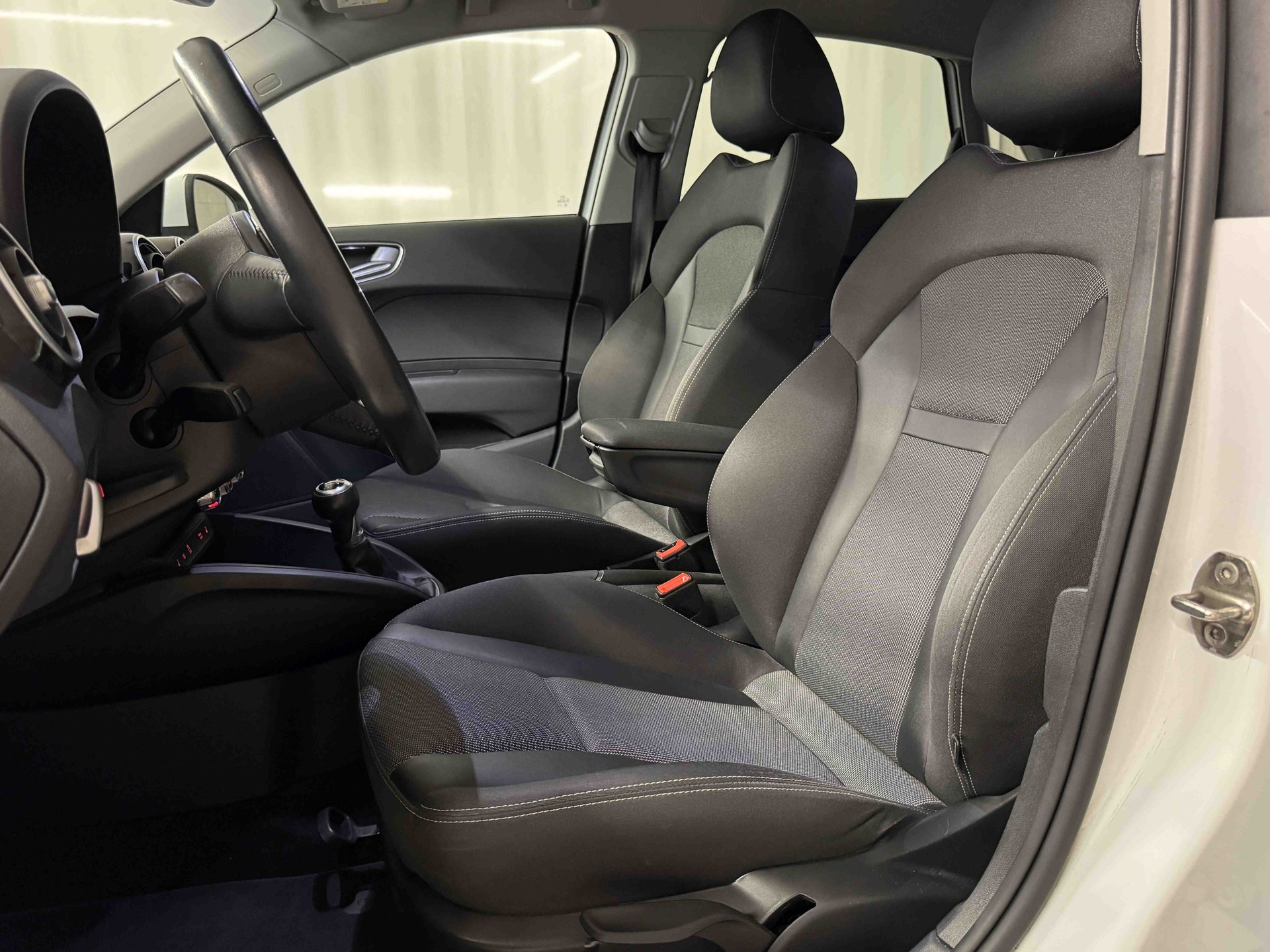 AUDI A1 Sportback 1.4 TFSI Sport-image-7